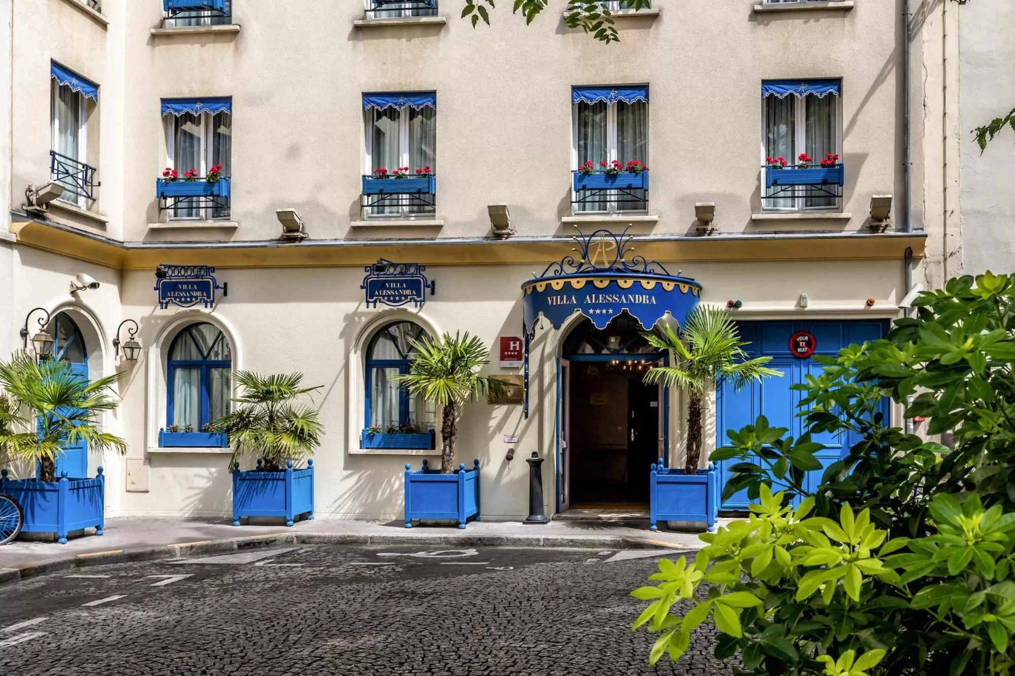 Facade/entrance in Villa Alessandra