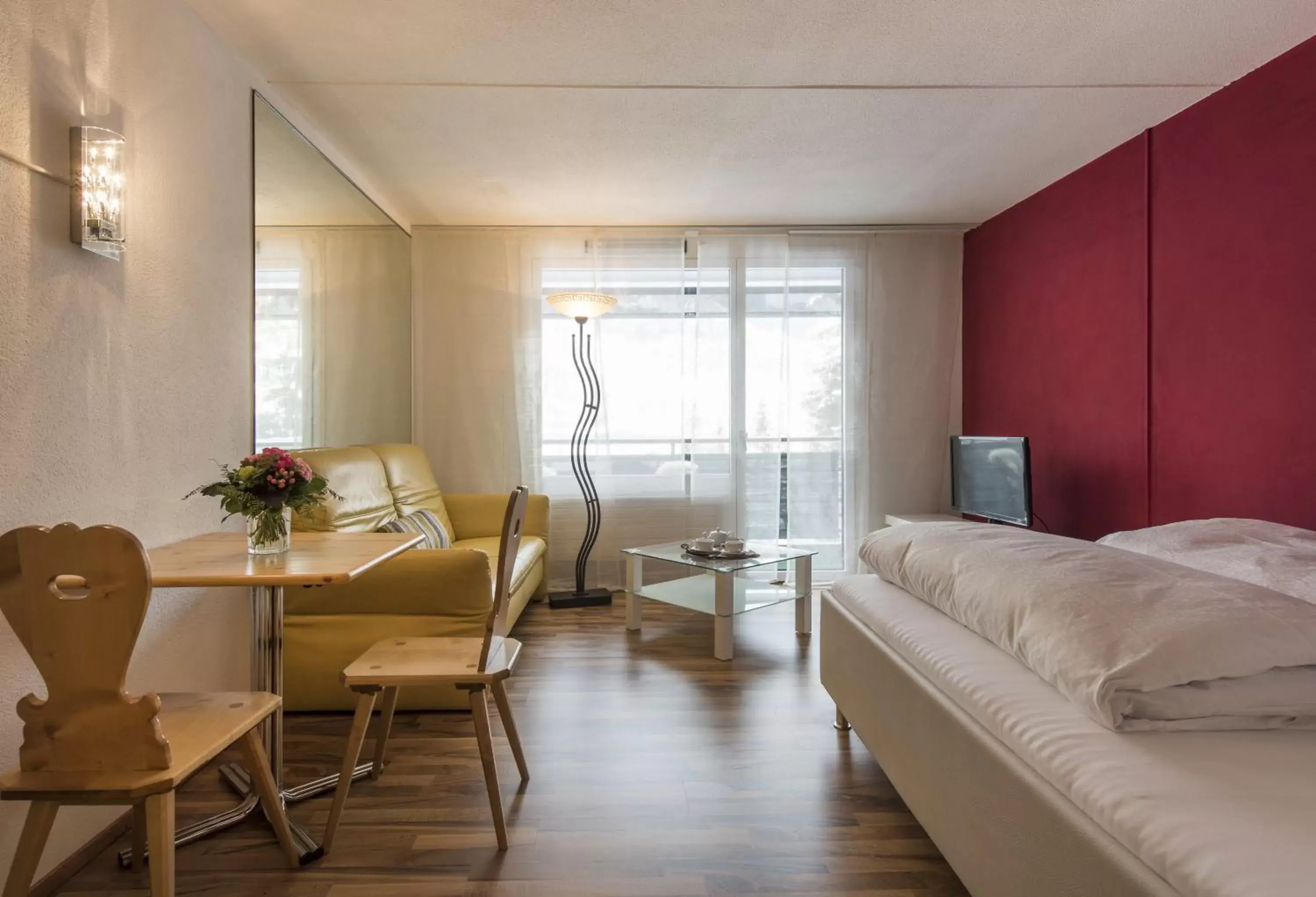 Bedroom, Seating Area in Hotel des Alpes