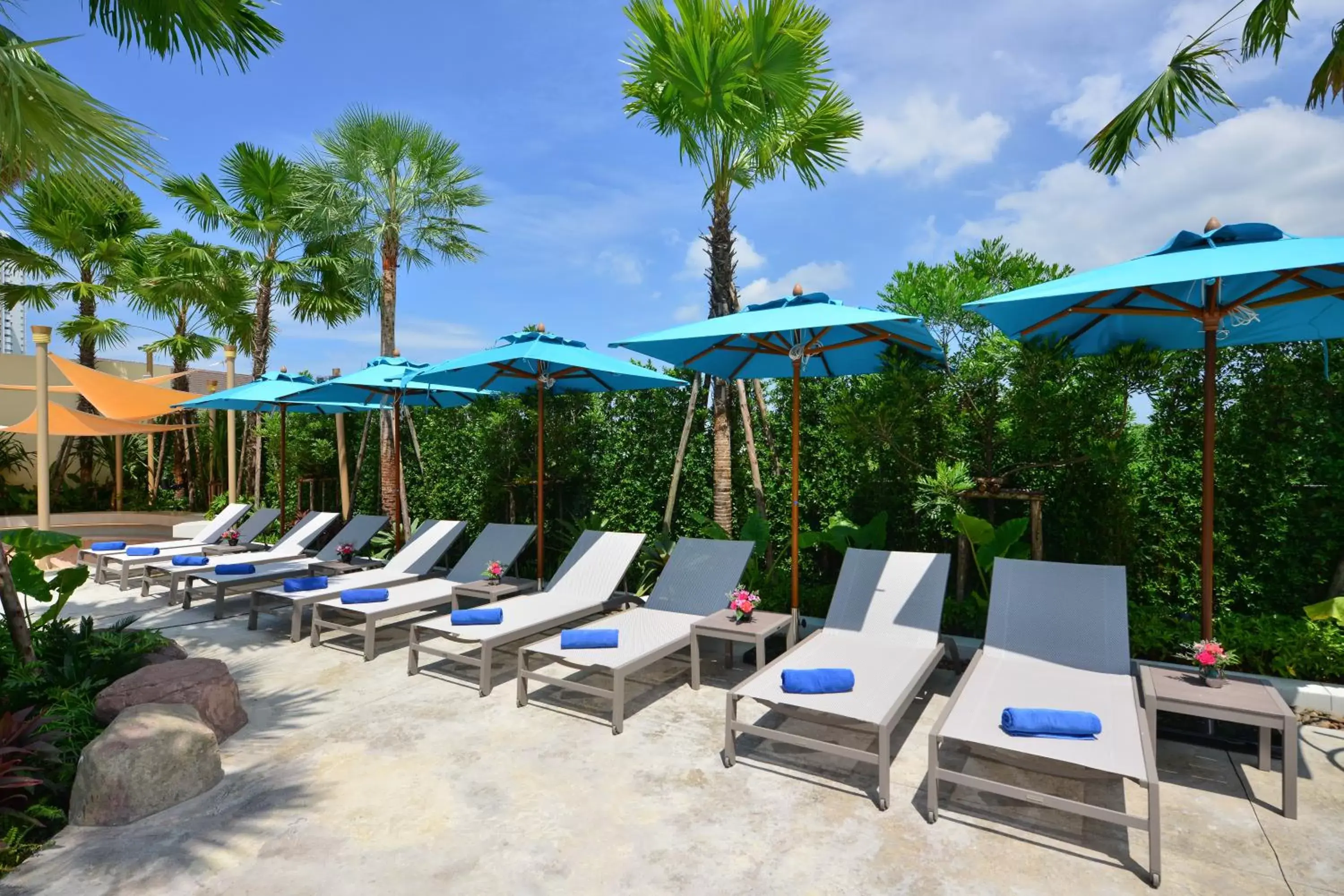 sunbed, Swimming Pool in Centre Point Prime Hotel Pattaya