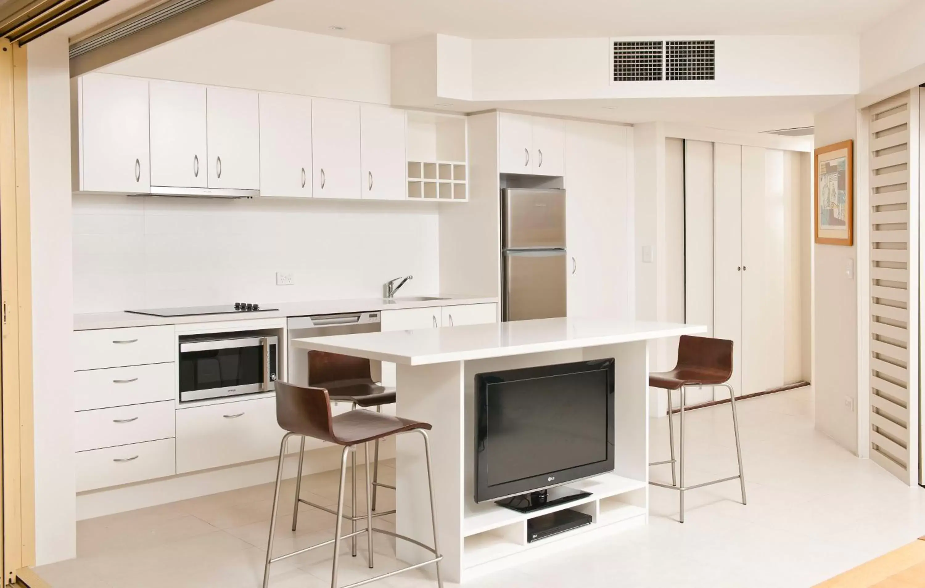 Deluxe Two-Bedroom Apartment in Mantra French Quarter Noosa Deluxe Two-Bedroom Apartment in Mantra French Quarter Noosa