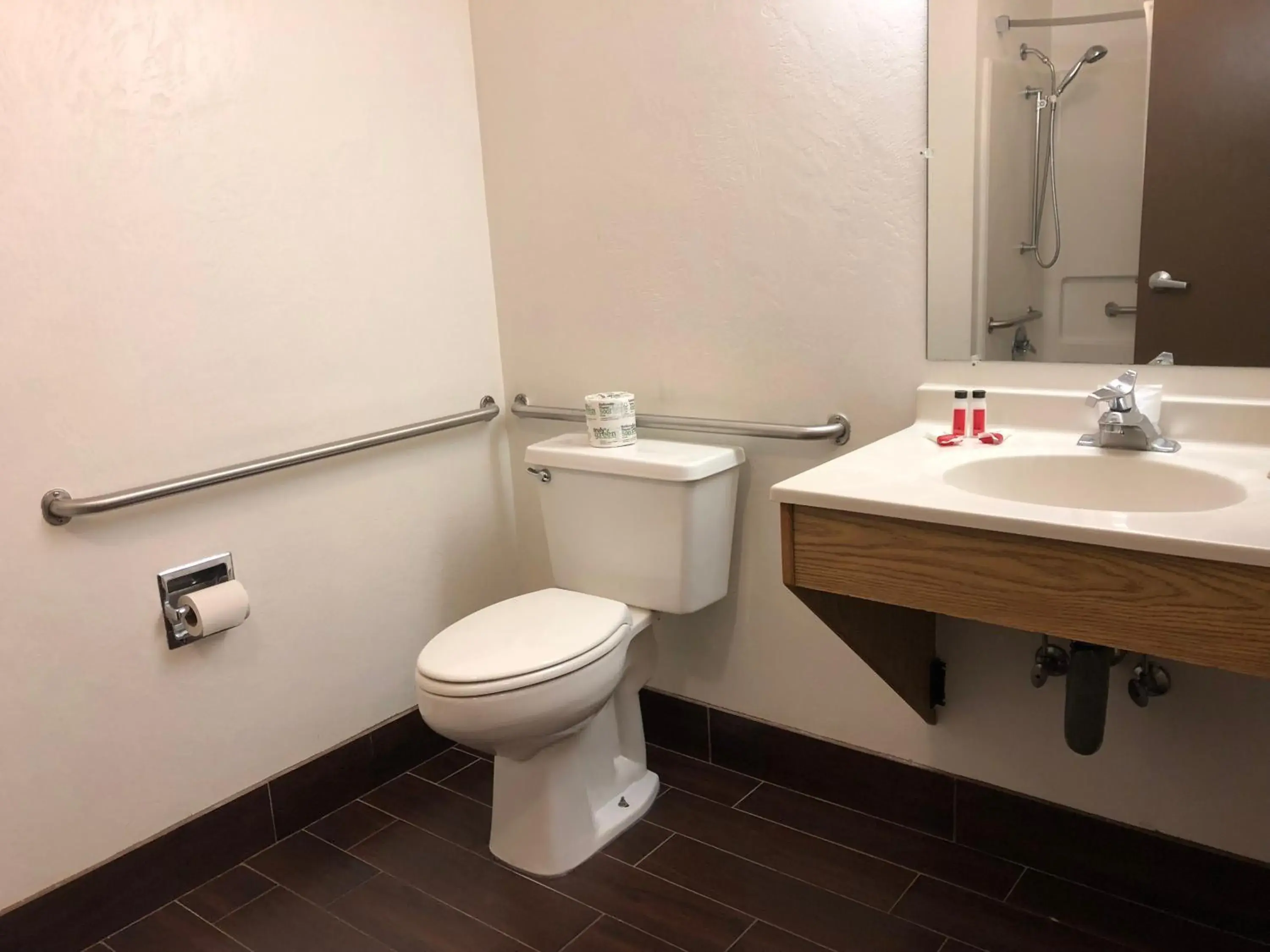 Bathroom in Super 8 by Wyndham Lacey Olympia Area