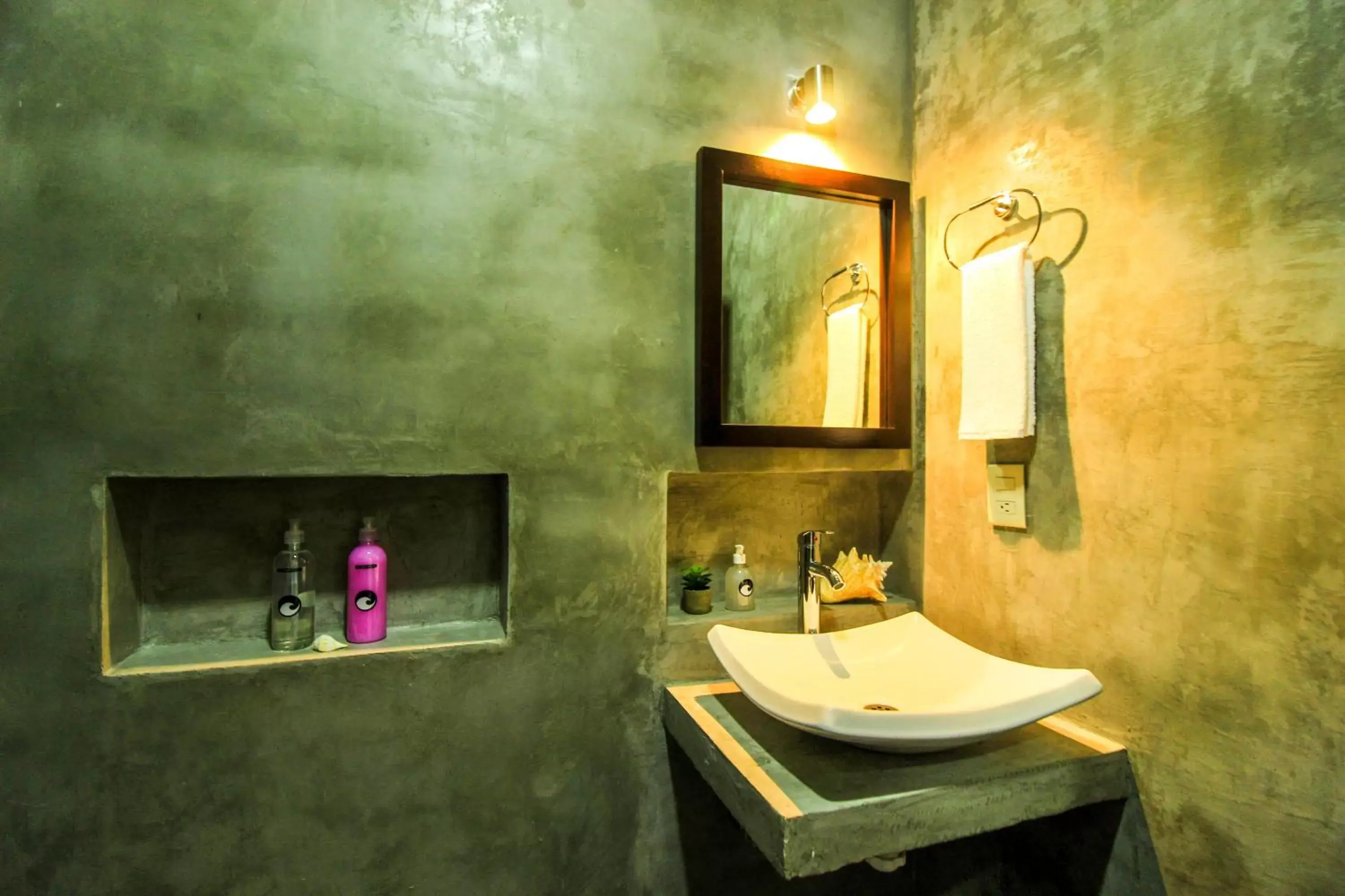 Bathroom in Casa de Olas Boutique Hotel
