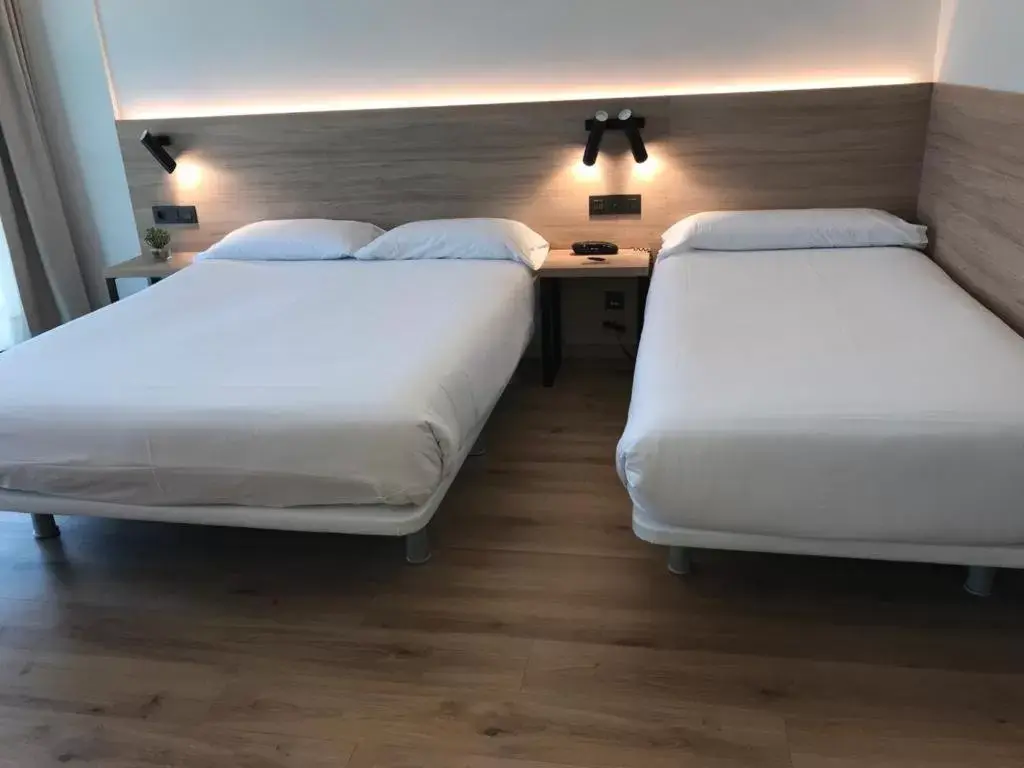 Bed in Hotel Príncipe de Asturias