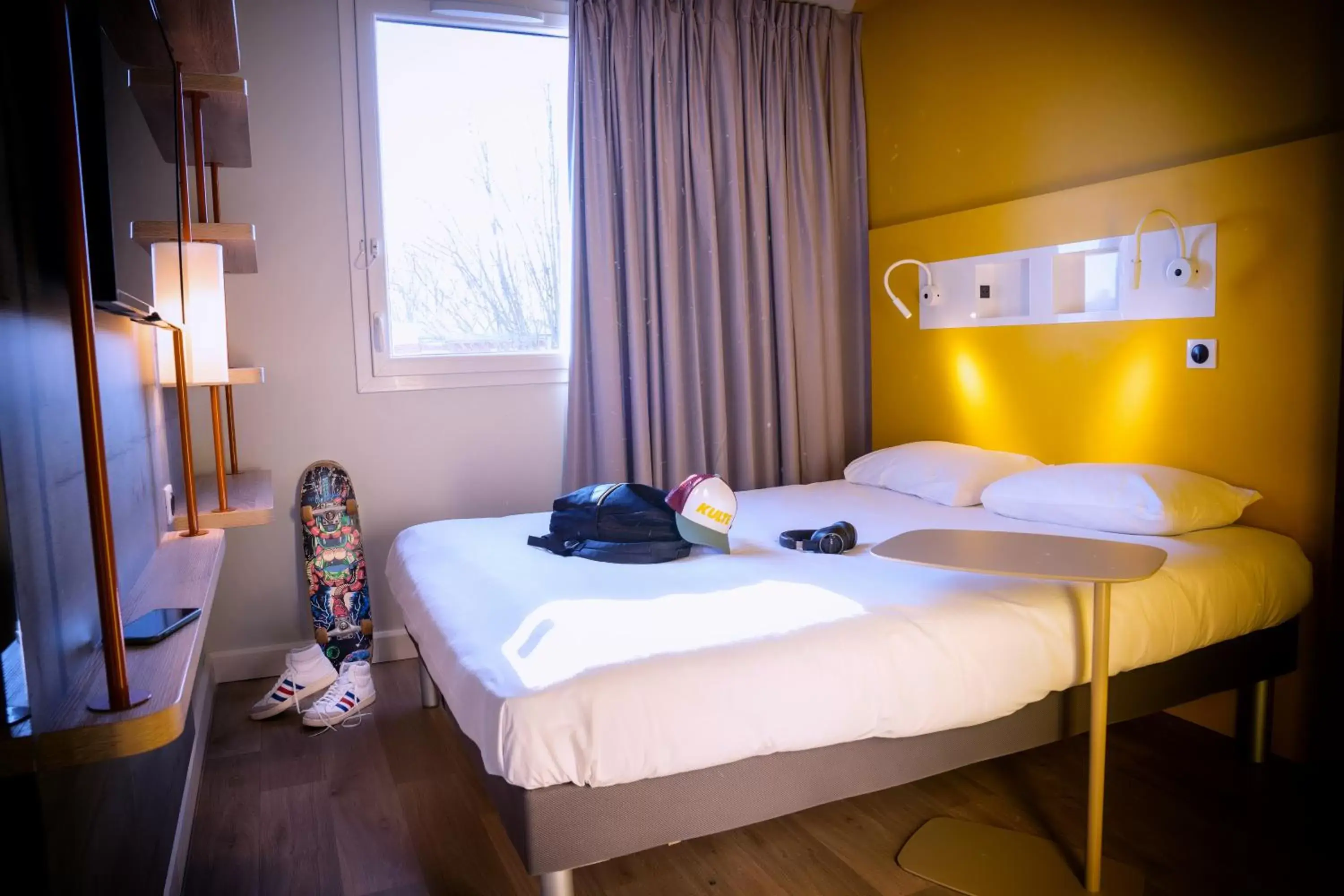 Bedroom, Bed in ibis budget Reims Parc Des Expositions