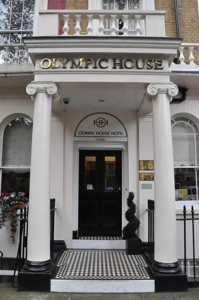 Facade/entrance in Olympic House Hotel