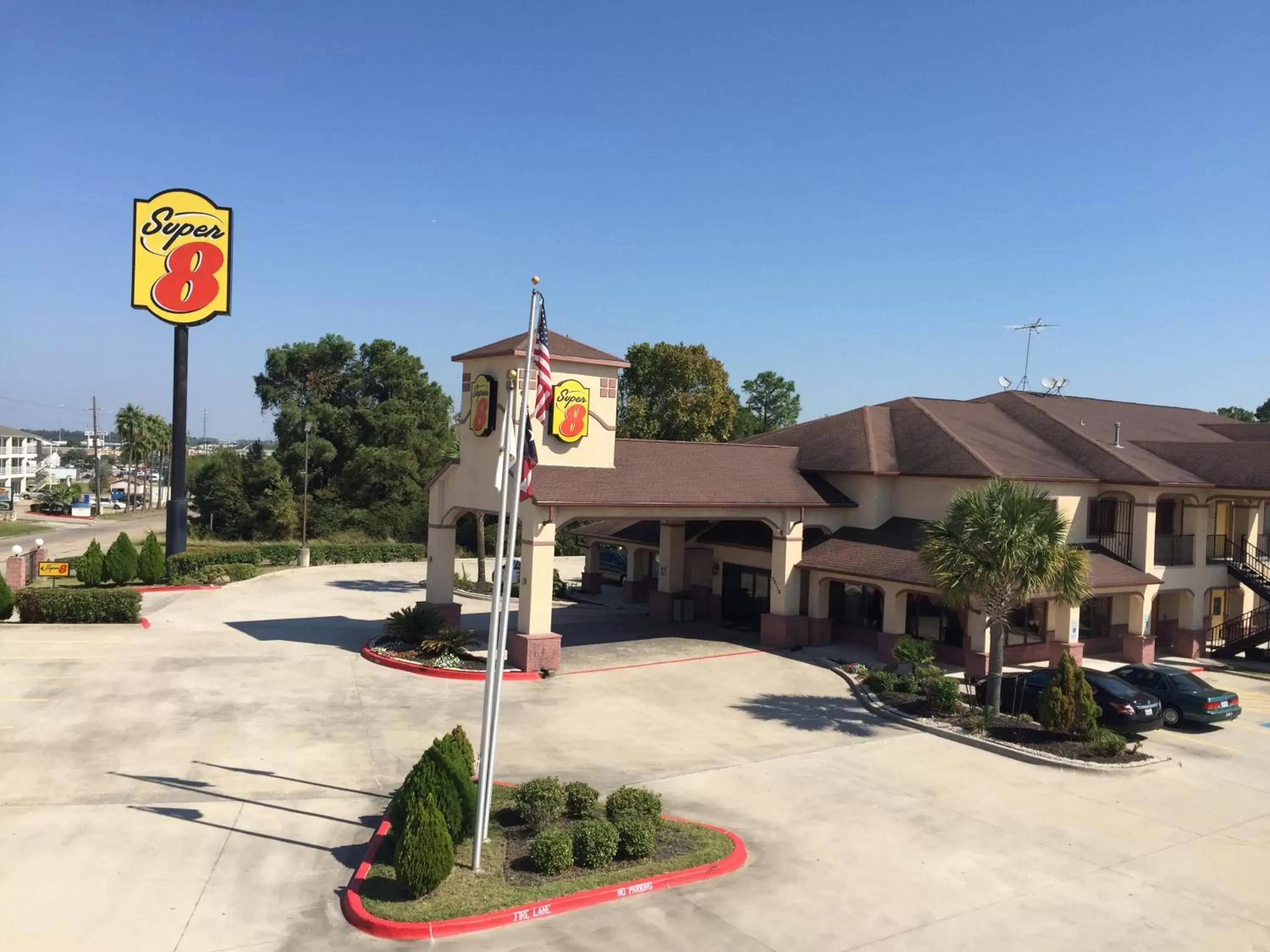 Garden, Property Building in Super 8 by Wyndham Humble - Atascocita - FM 1960 I-69