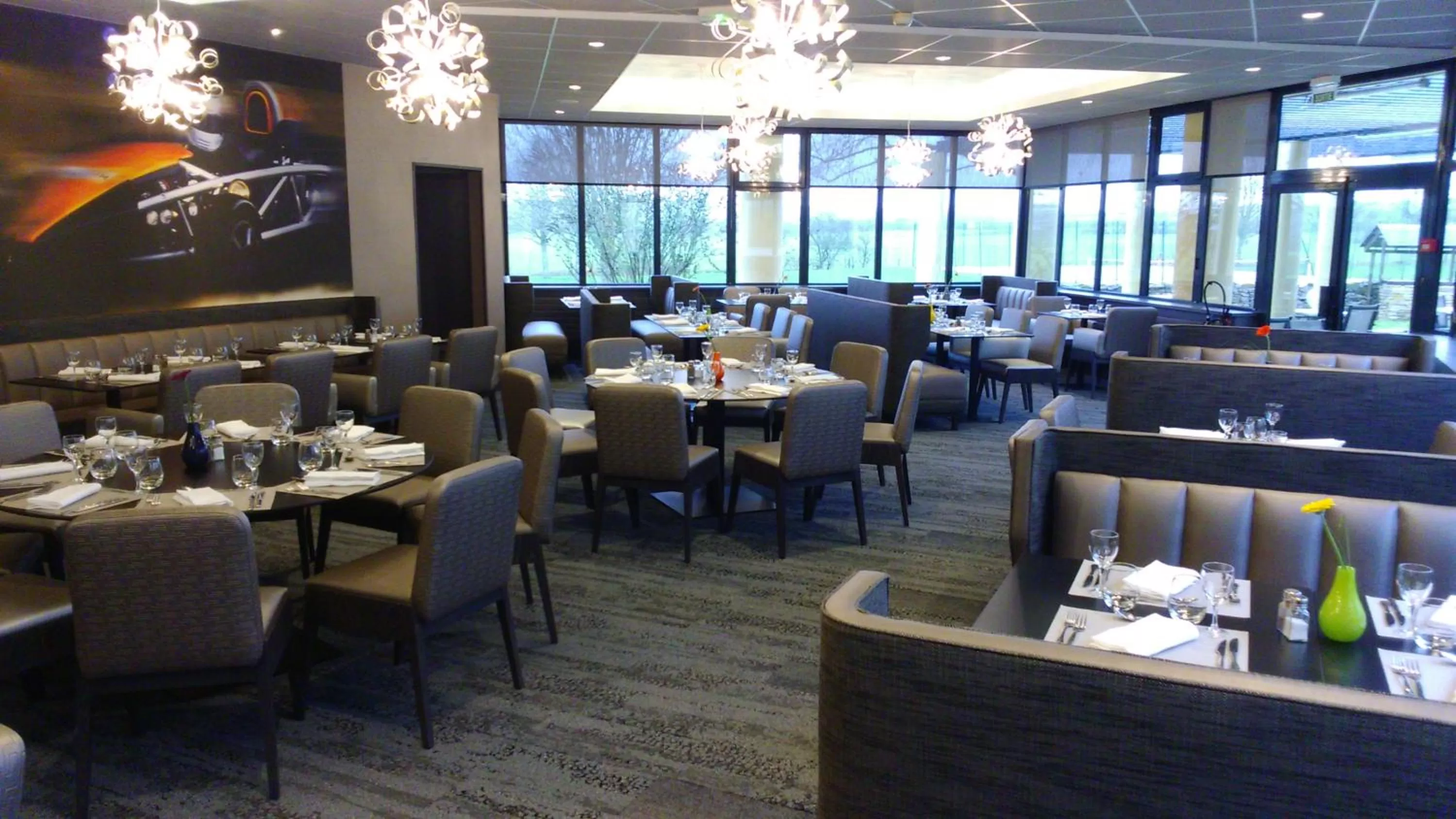 Restaurant/places to eat in Hotel Le Paddock