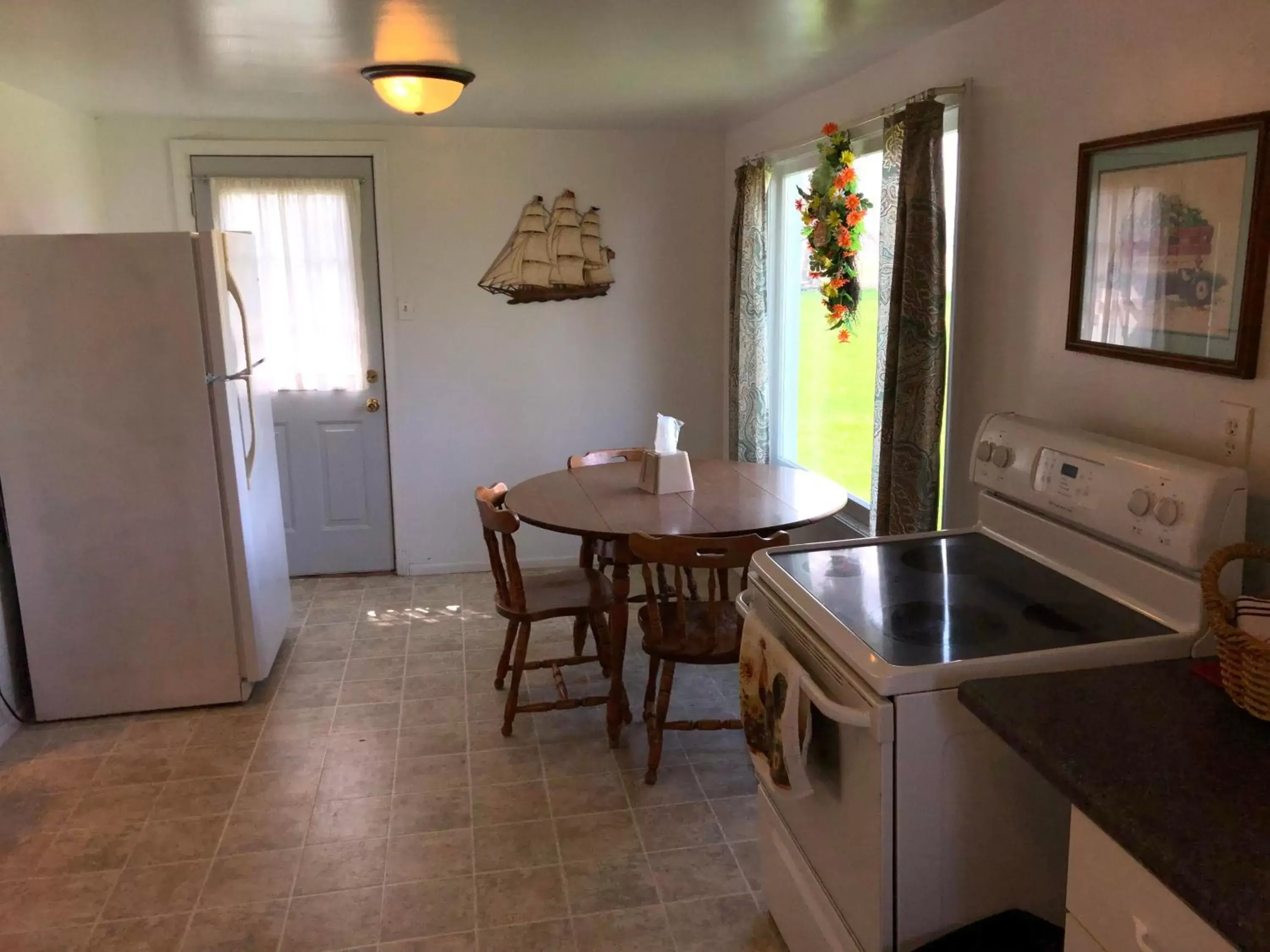 Dining Area in Plantation Motel