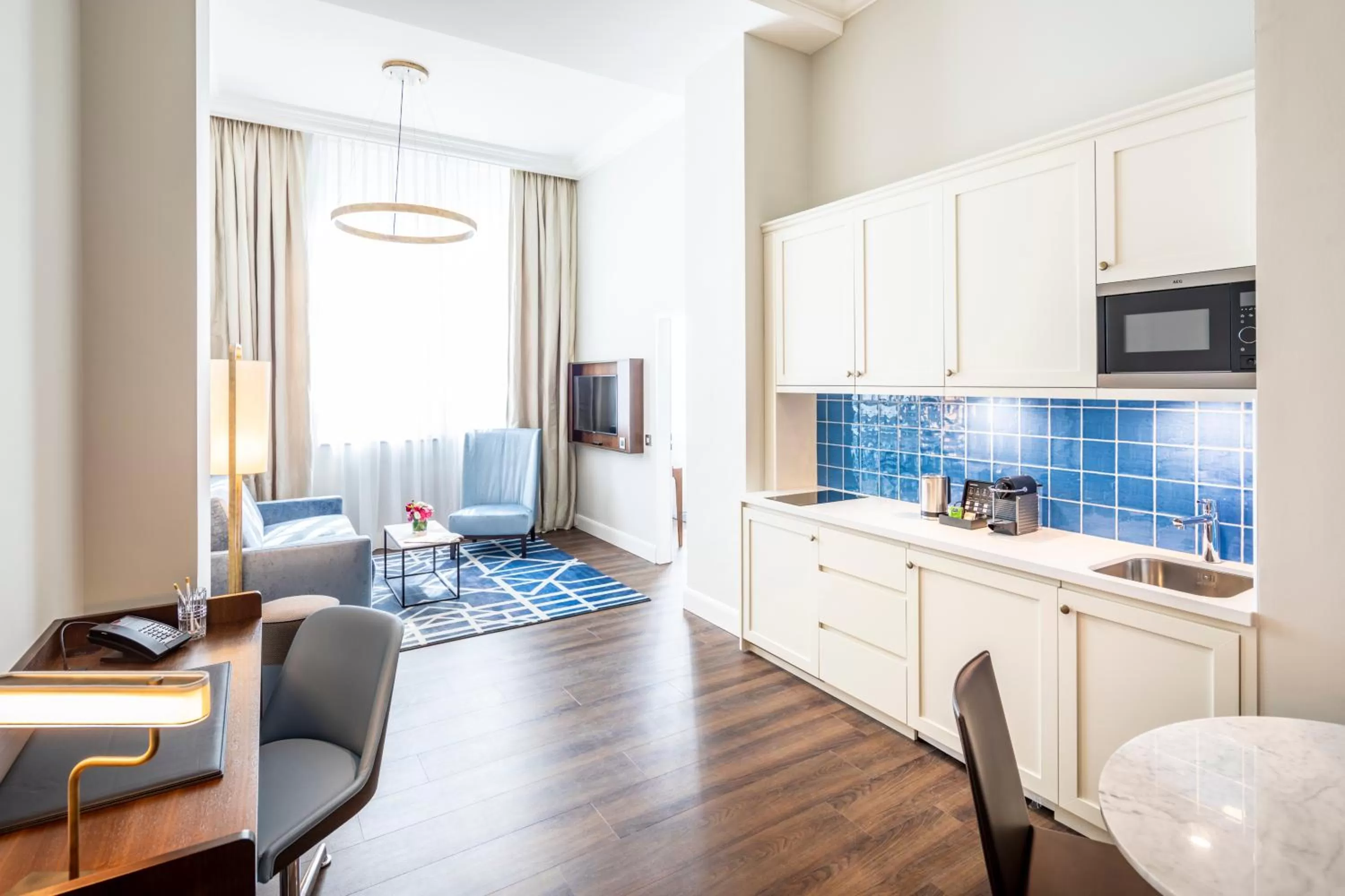 Kitchen or kitchenette in Fraser Suites Hamburg