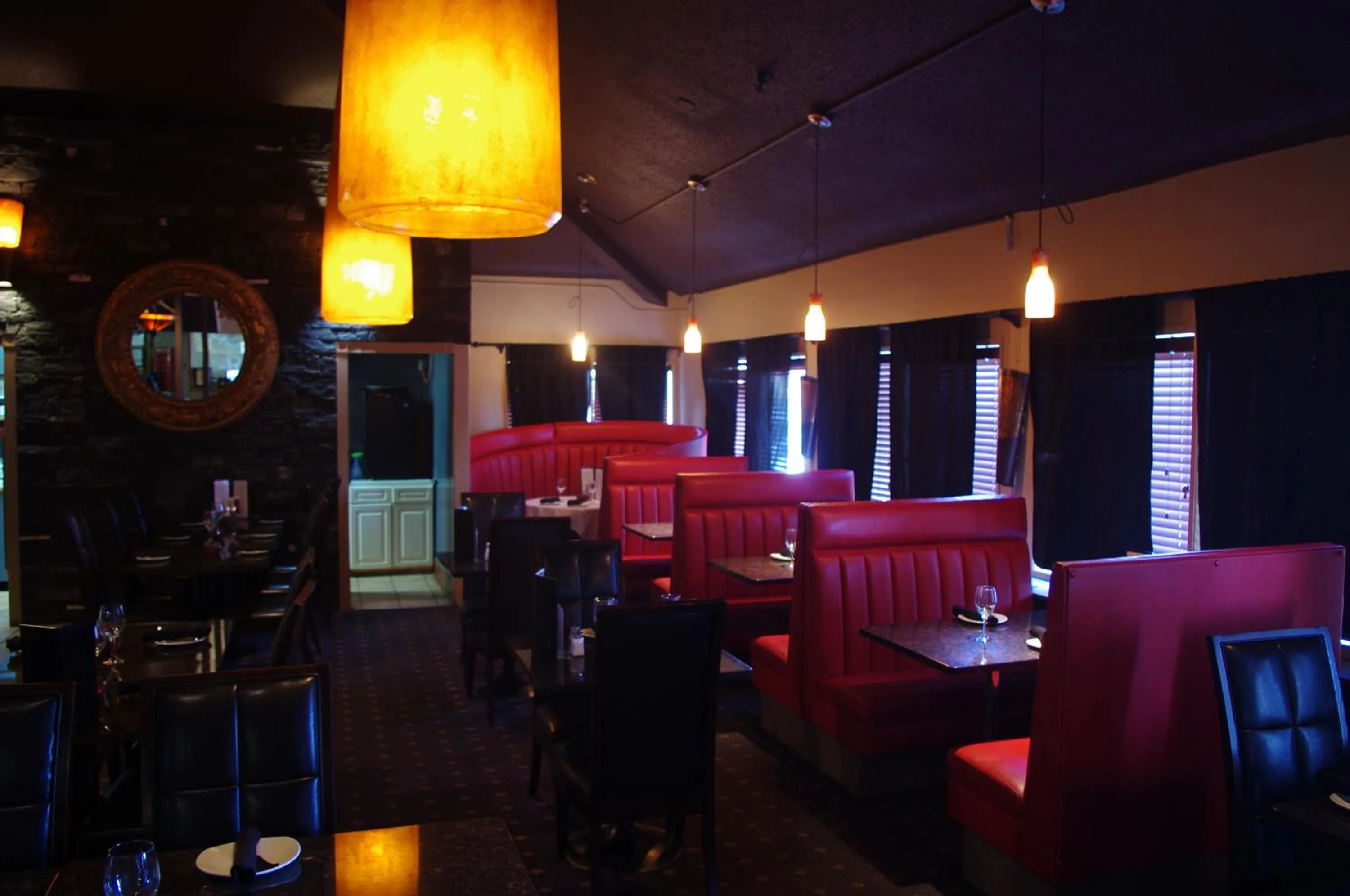 Restaurant/places to eat in South Hill Lodge