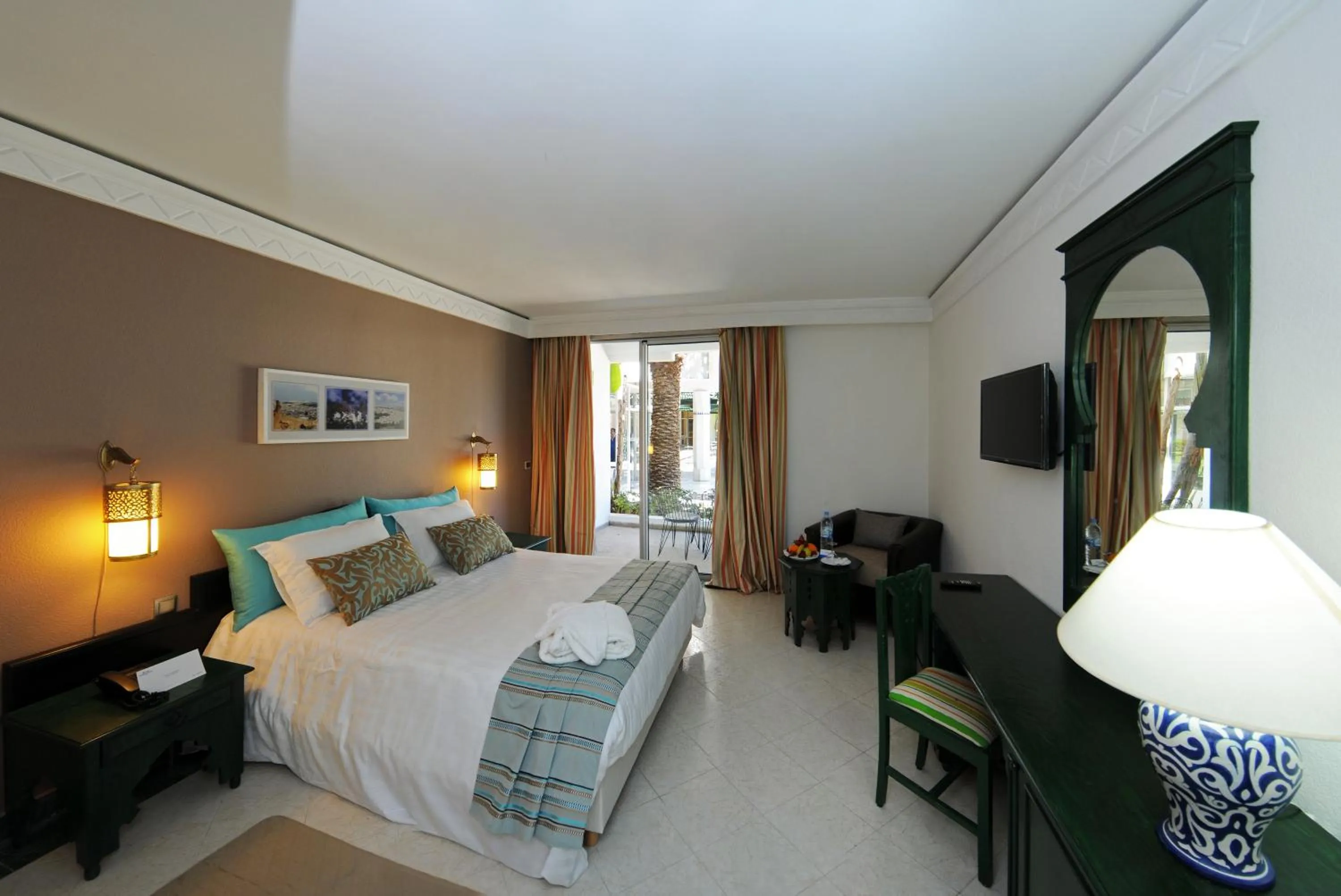 Photo of the whole room, Bed in Hôtel Volubilis