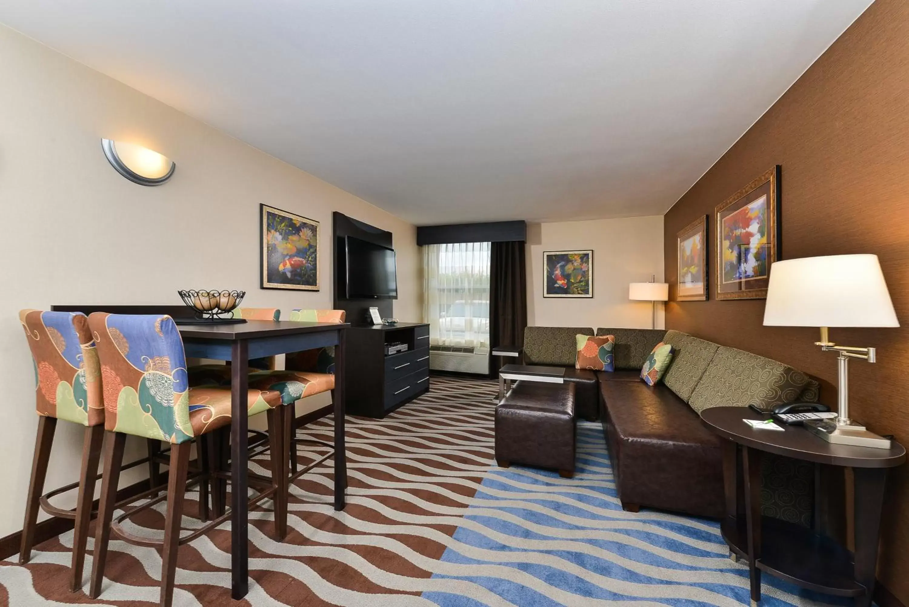 Photo of the whole room, Seating Area in Holiday Inn Cody at Buffalo Bill Village, an IHG Hotel