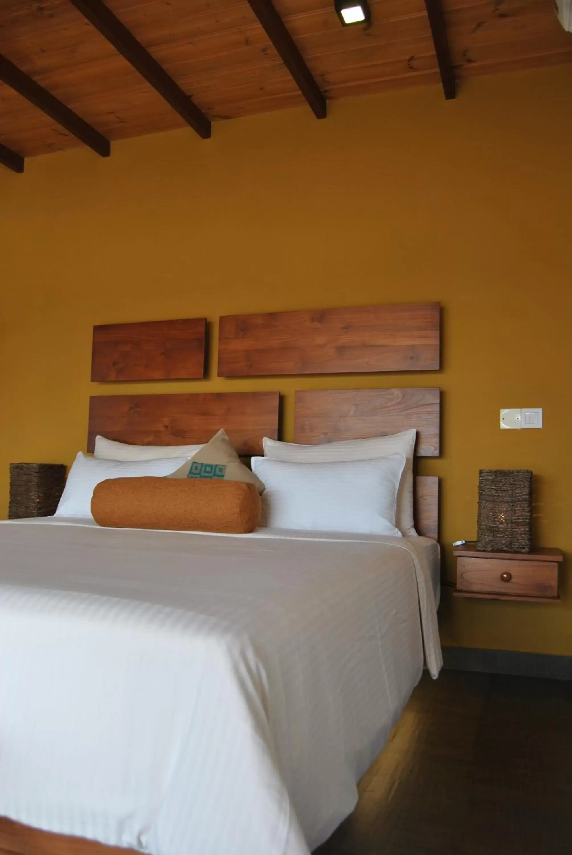 Budget Double Room in The Canoe Budget Double Room in The Canoe