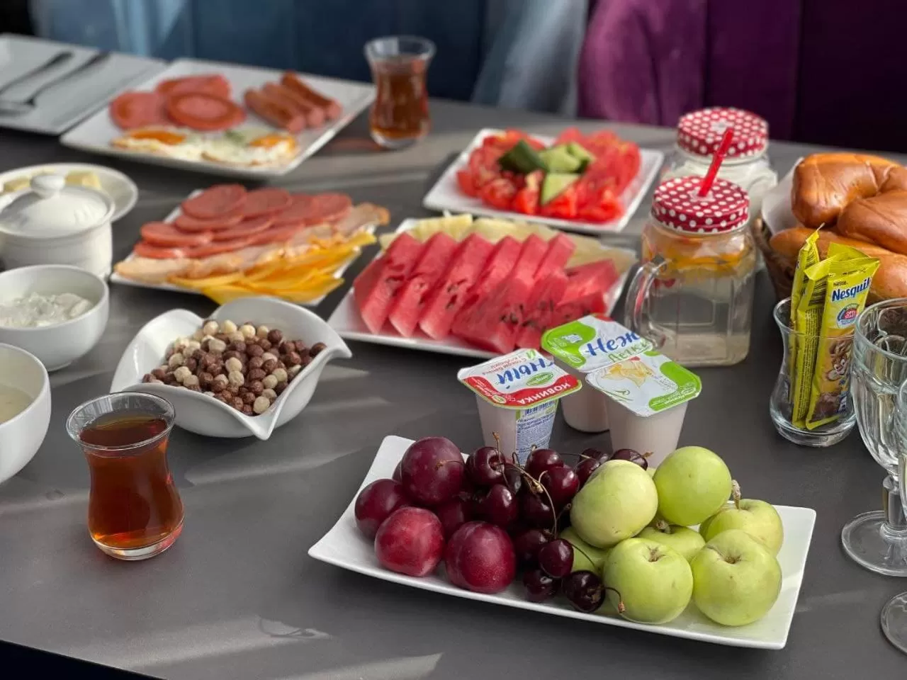 Food and drinks in Samarqand Darvoza