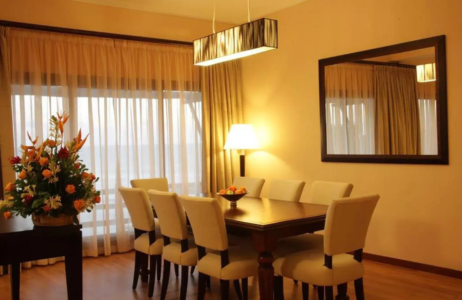 Dining Area in Sea Cliff Hotel