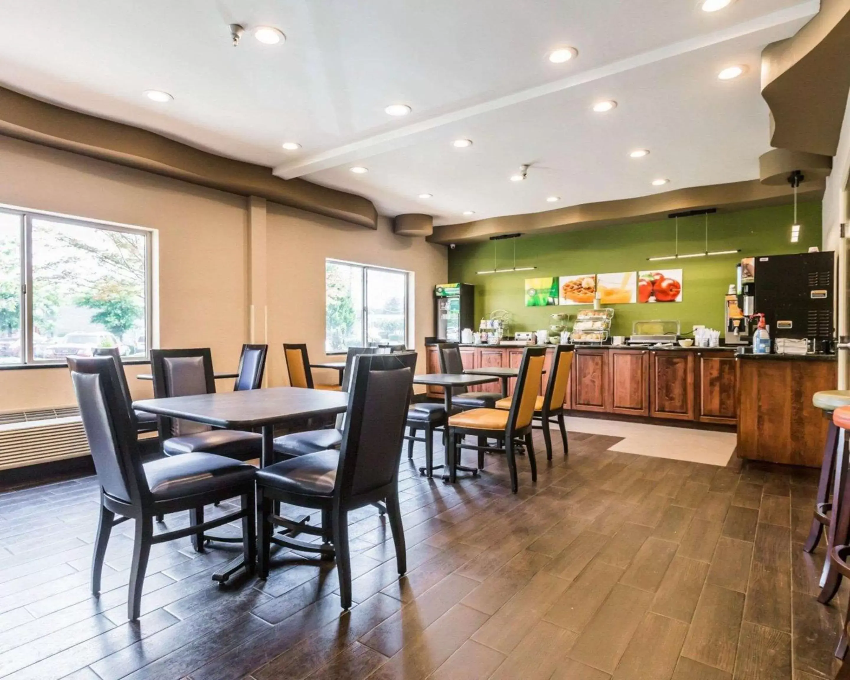 Restaurant/Places to Eat in Quality Inn & Suites Birmingham - Highway 280