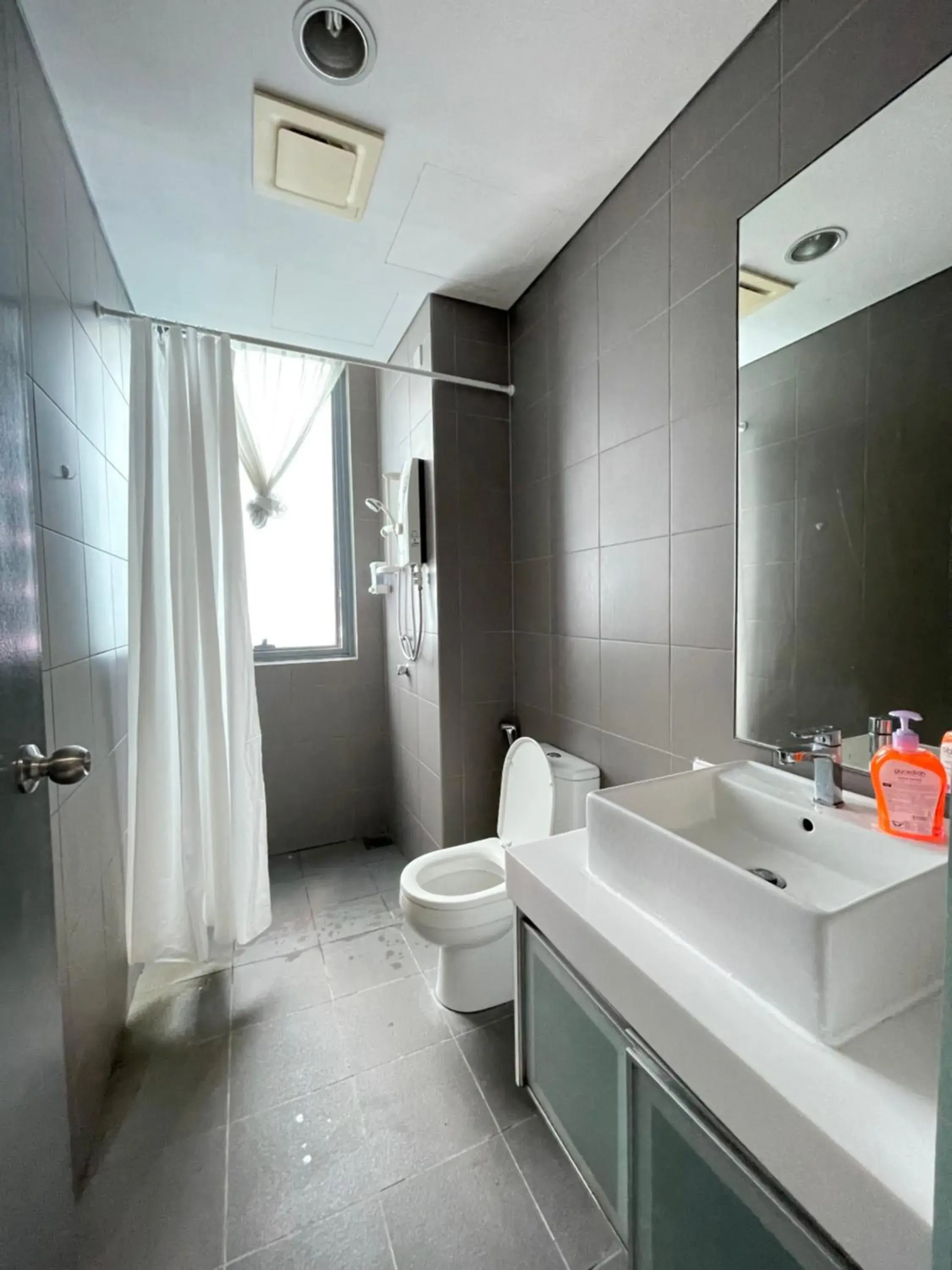 kitchen, Bathroom in Mercu Summer Suite KLCC @ Penguin Homes