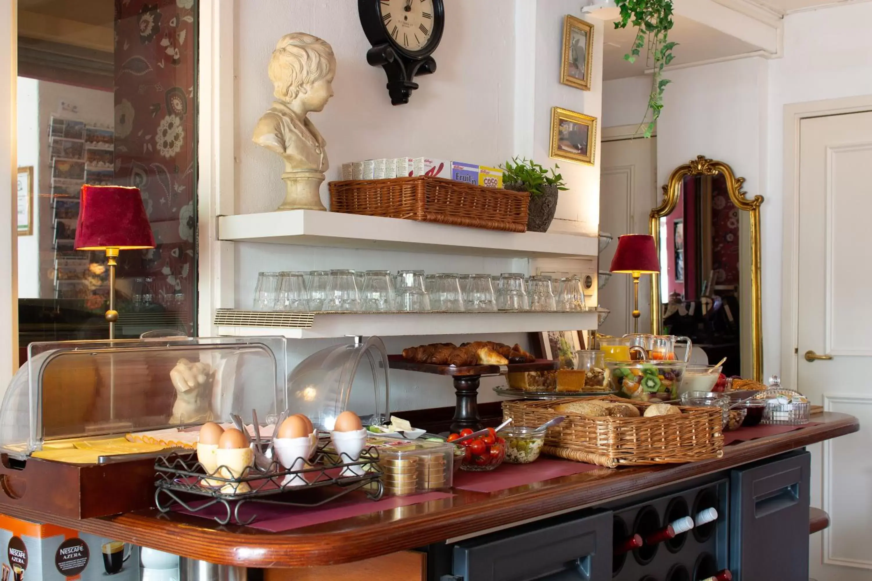 Food and drinks in Amsterdam House Hotel Food and drinks in Amsterdam House Hotel