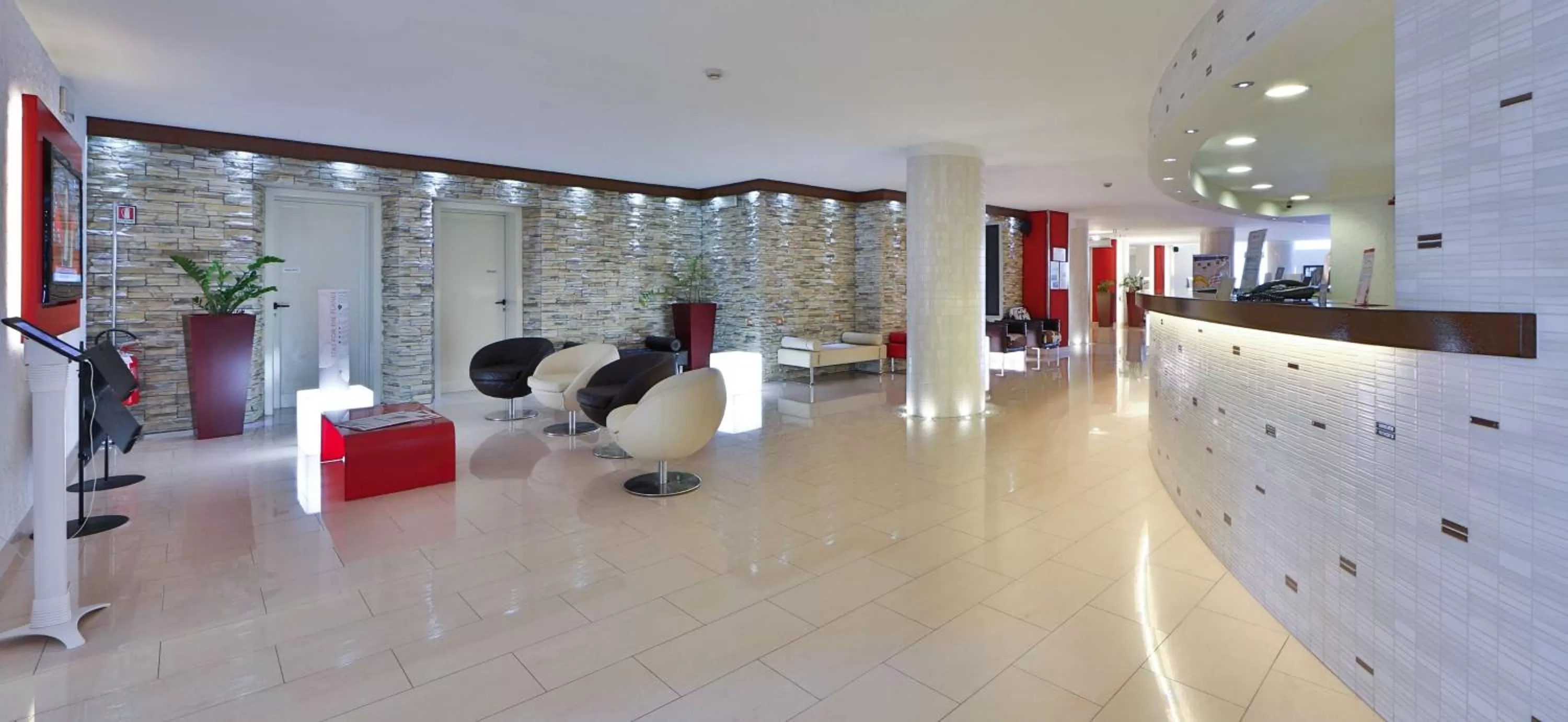 Lobby or reception in Best Western Plus Soave Hotel