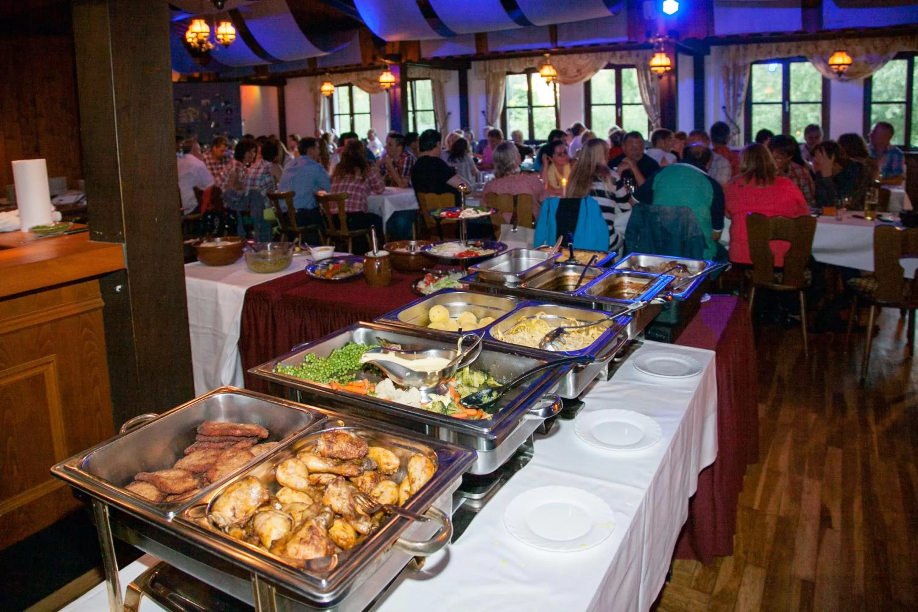 Food and drinks in Herzog's Ulsterbrücke Garni Hotel