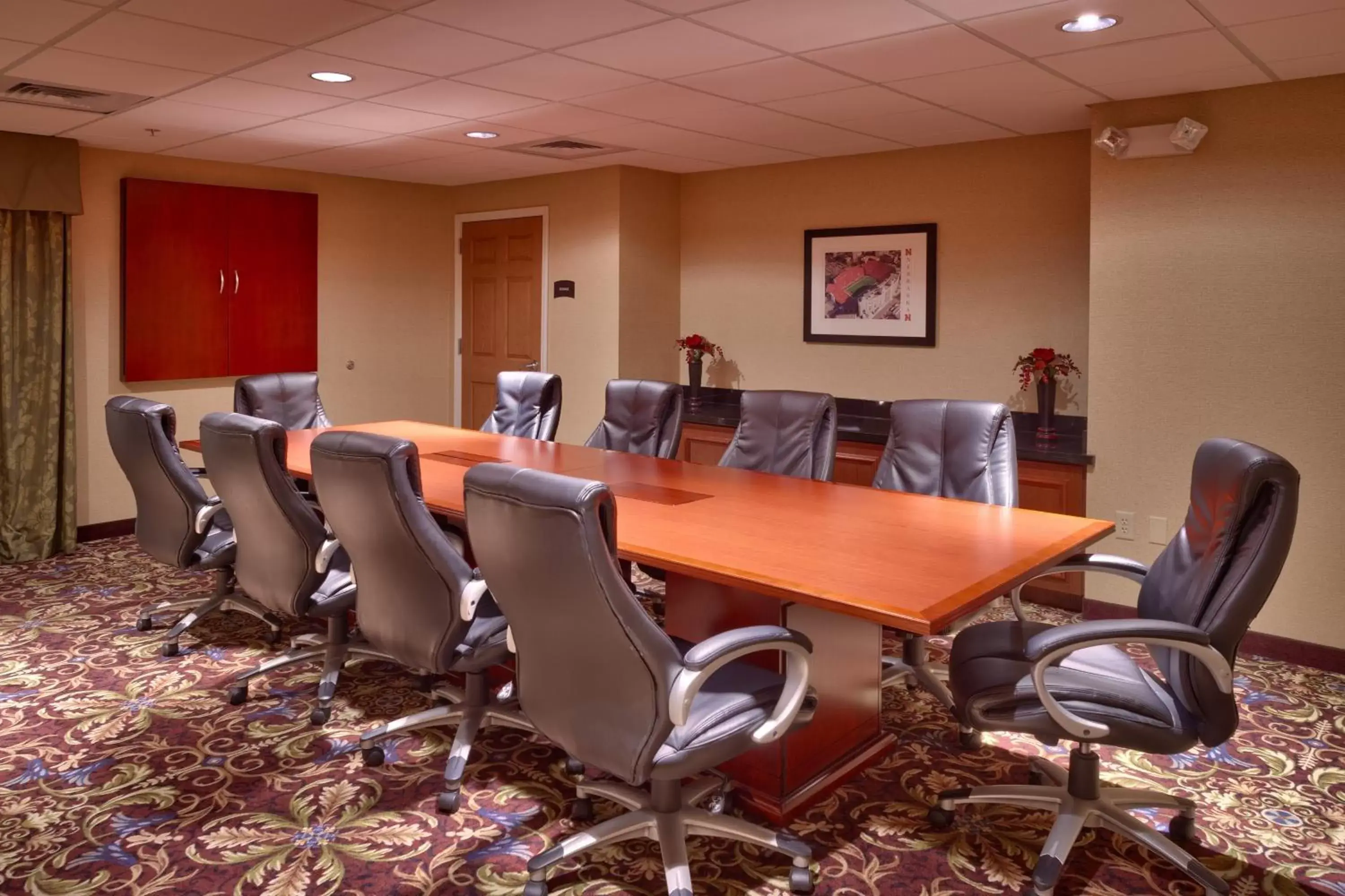 Meeting/conference room in Staybridge Suites Omaha 80th and Dodge, an IHG Hotel