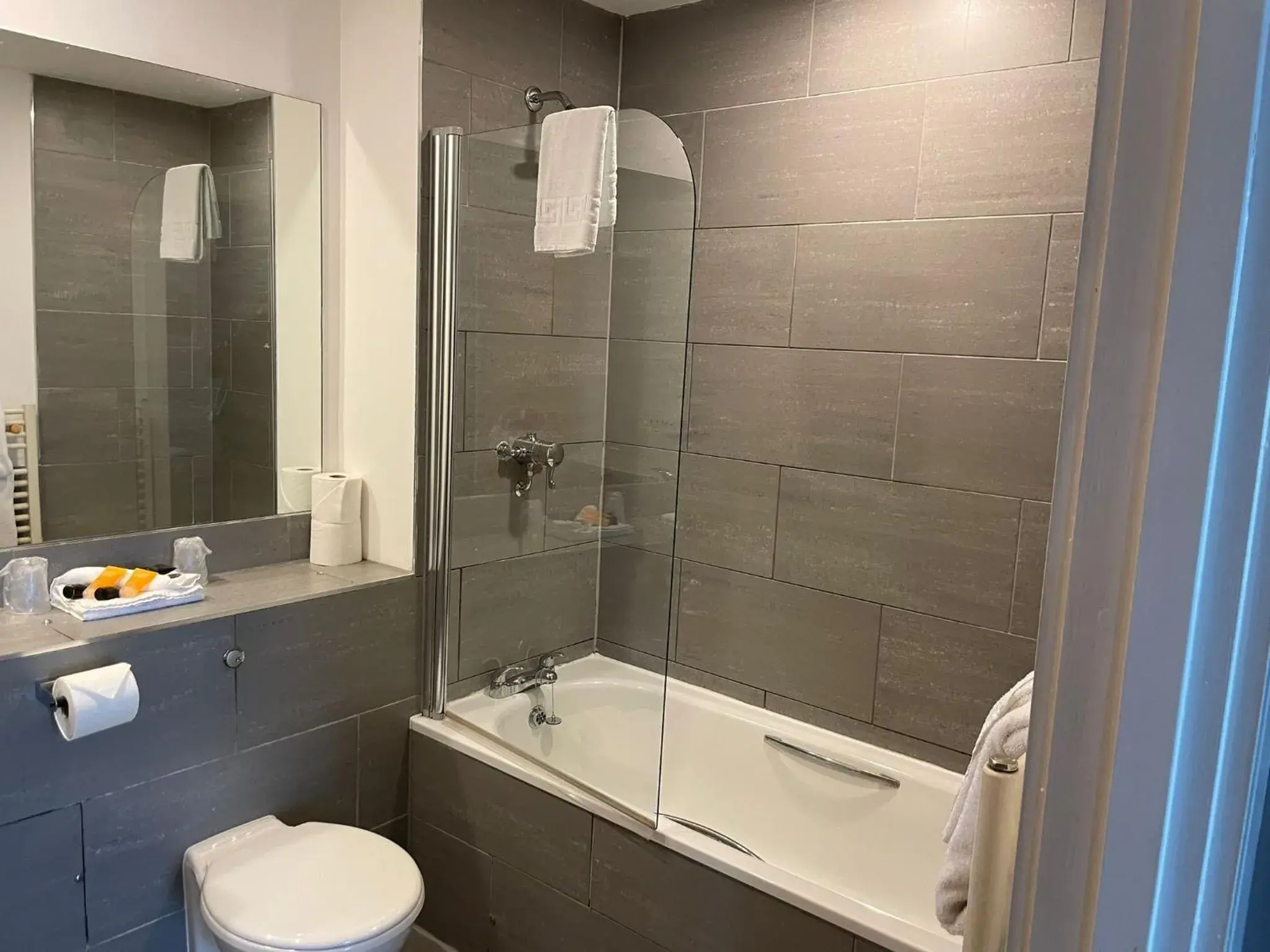 Bathroom in The Royal Hotel Cardiff