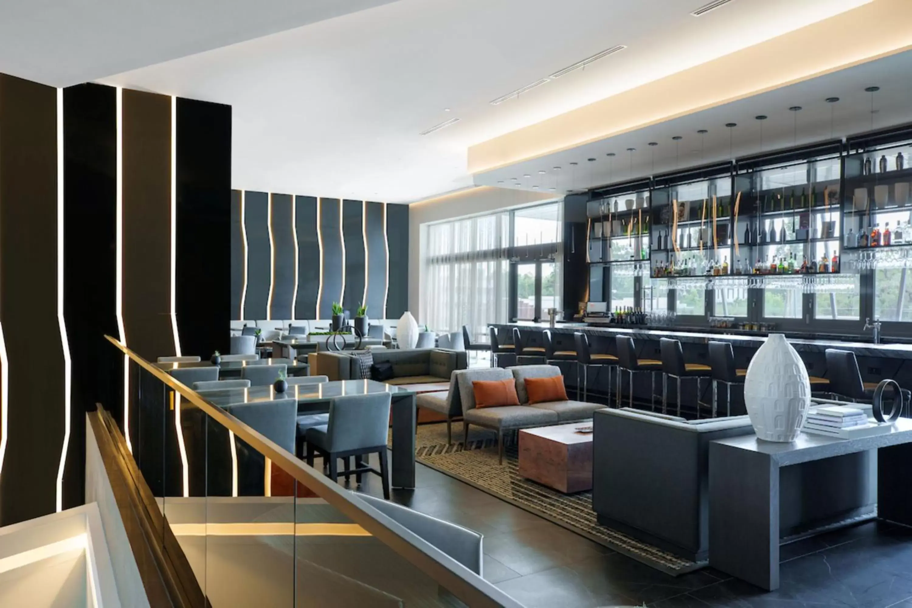 Lounge or bar in AC Hotel by Marriott Tallahassee Universities at the Capitol
