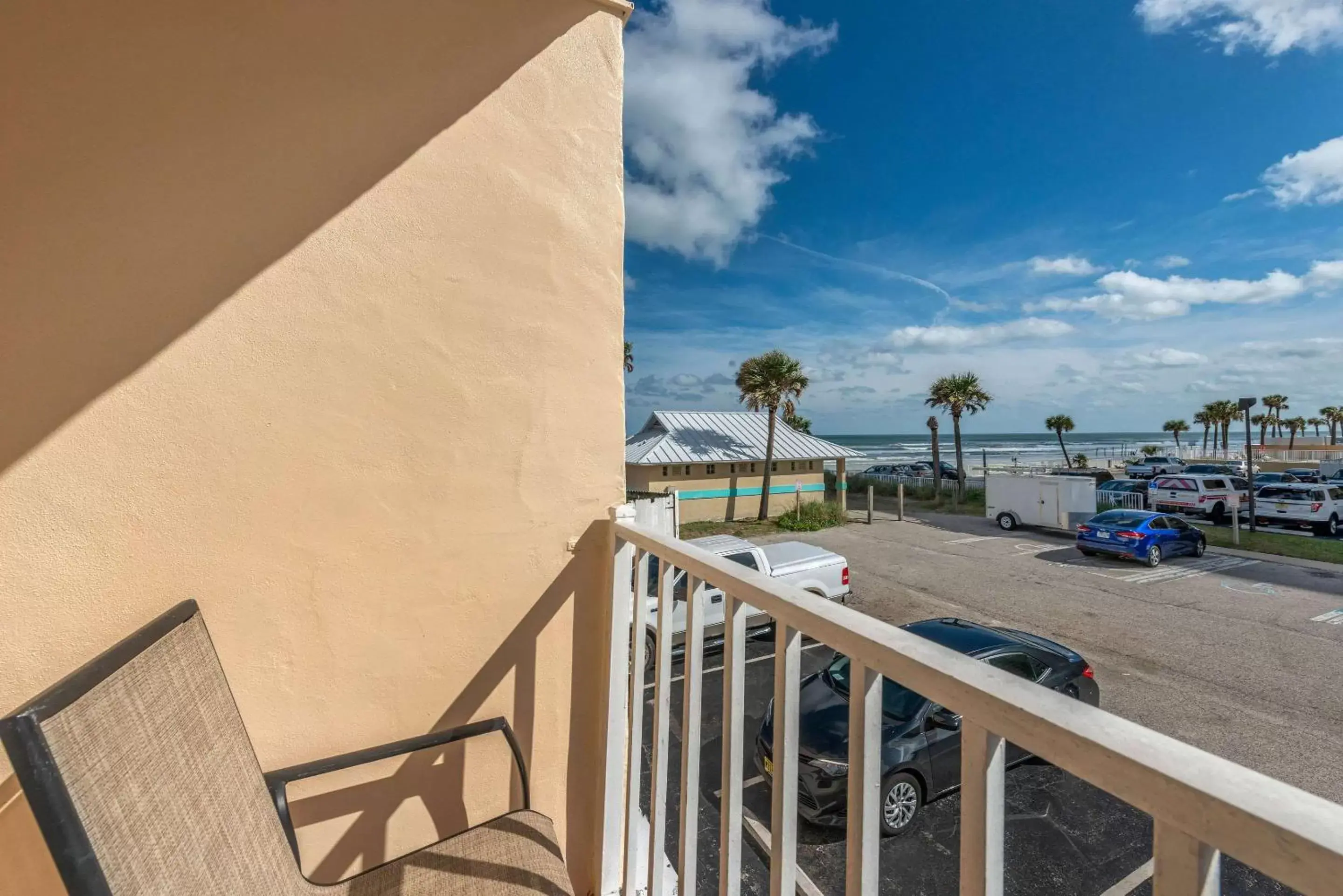 Photo of the whole room, Balcony/Terrace in Quality Inn Daytona Beach Oceanfront