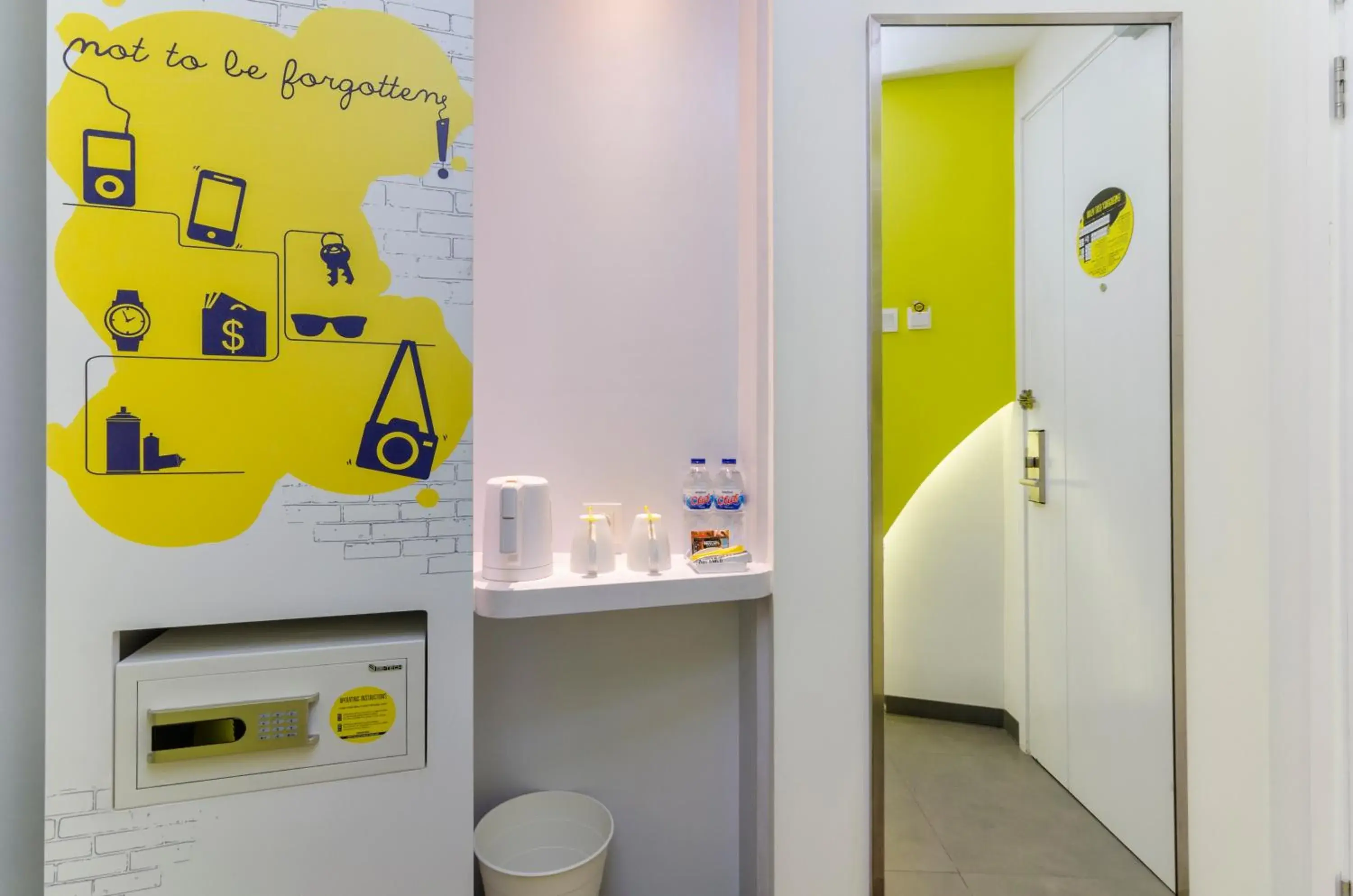 Bedroom in Yello Hotel Jemursari Bedroom in Yello Hotel Jemursari