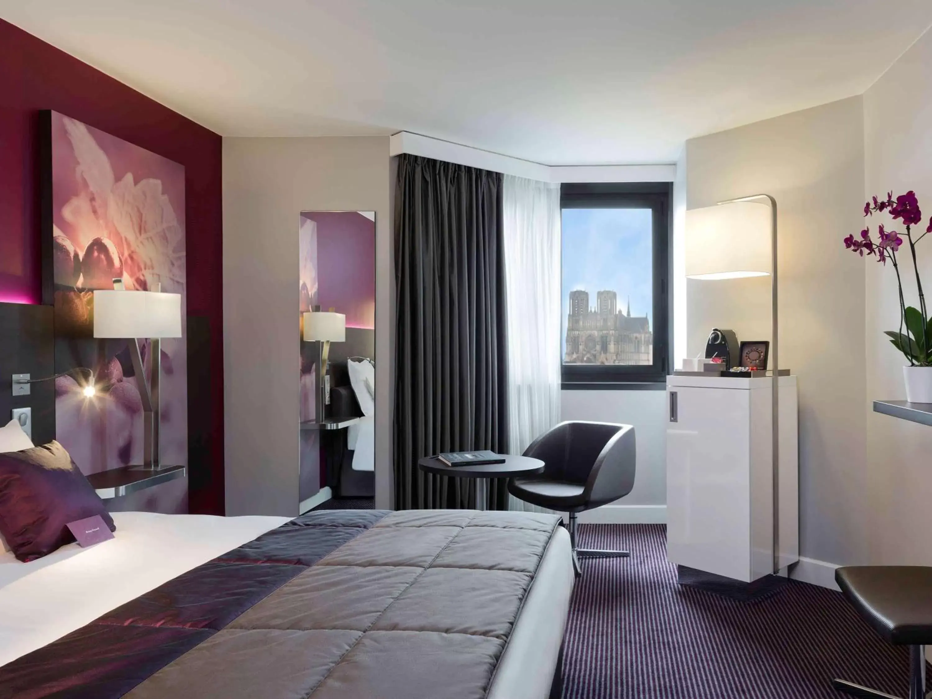Photo of the whole room in Mercure Reims Centre Cathédrale Photo of the whole room in Mercure Reims Centre Cathédrale
