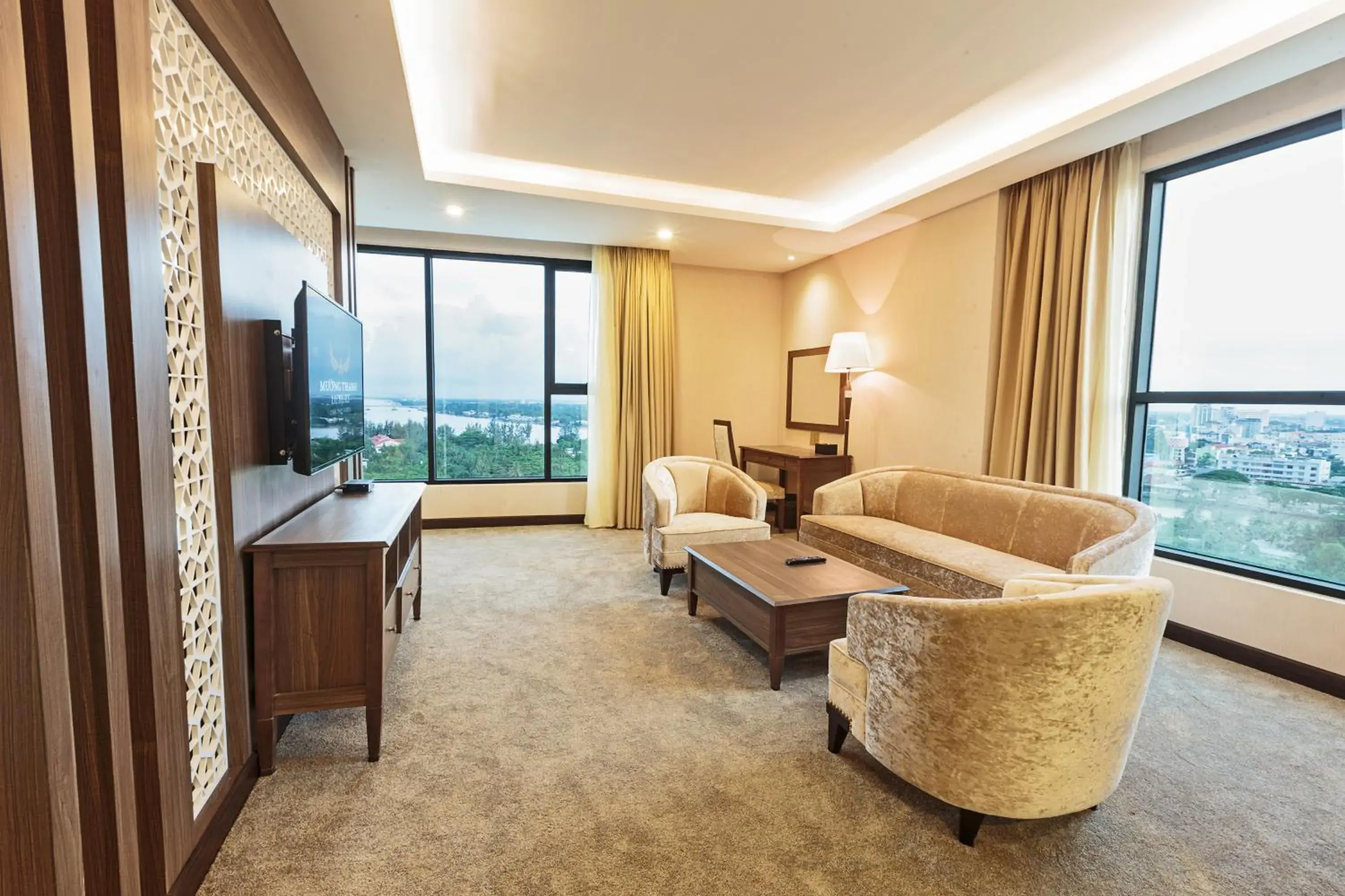 TV and multimedia, Seating Area in Muong Thanh Luxury Can Tho Hotel