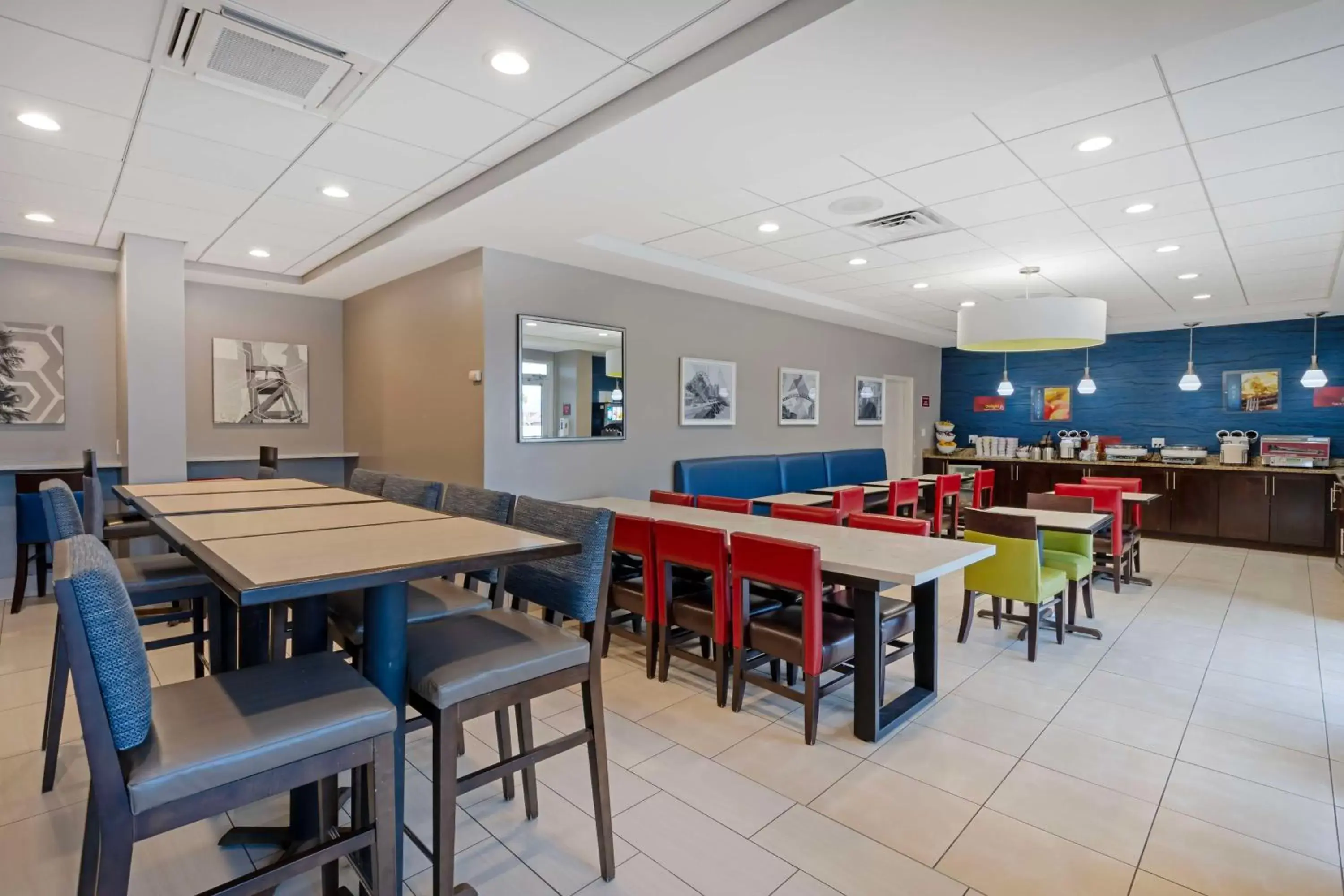 Breakfast in Best Western Plus Daytona Inn Seabreeze Breakfast in Best Western Plus Daytona Inn Seabreeze