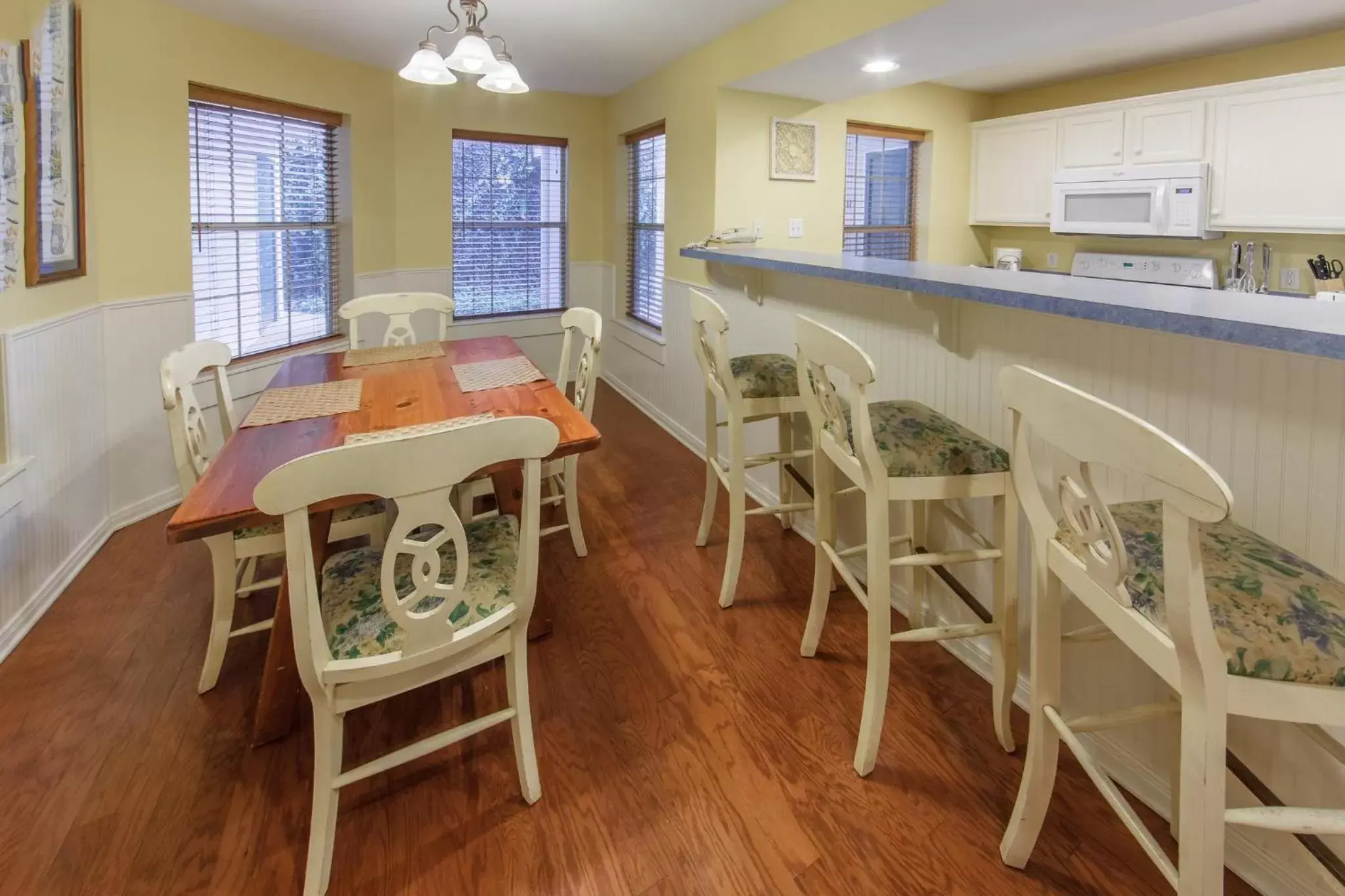 Photo of the whole room in Holiday Inn Club Vacations Villages Resort at Lake Palestine Photo of the whole room in Holiday Inn Club Vacations Villages Resort at Lake Palestine