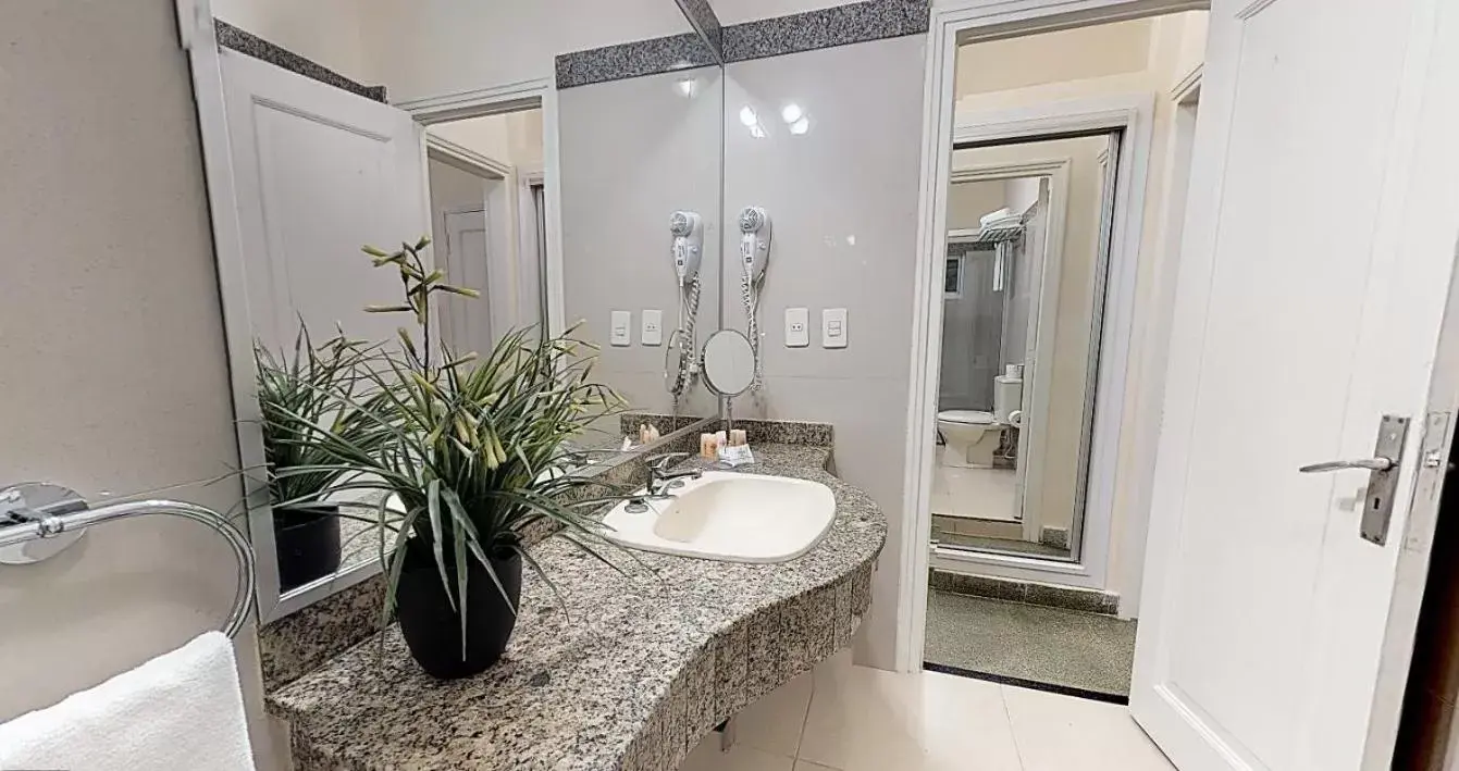 Quadruple Room with Garden View - single occupancy in Gran Hotel del Paraguay Quadruple Room with Garden View - single occupancy in Gran Hotel del Paraguay