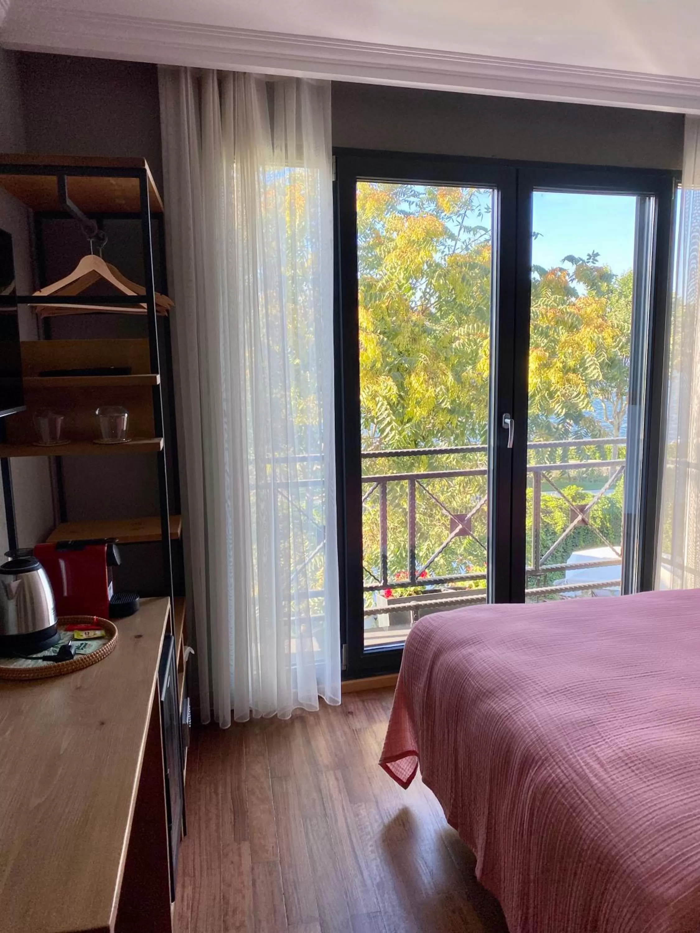 Balcony/Terrace, Bed in Istanbul Old City Colorful Houses Balat PETRION Hotel