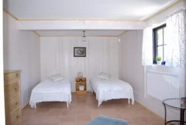 Double Room with Shared Bathroom in skummeslöv B & B Double Room with Shared Bathroom in skummeslöv B & B