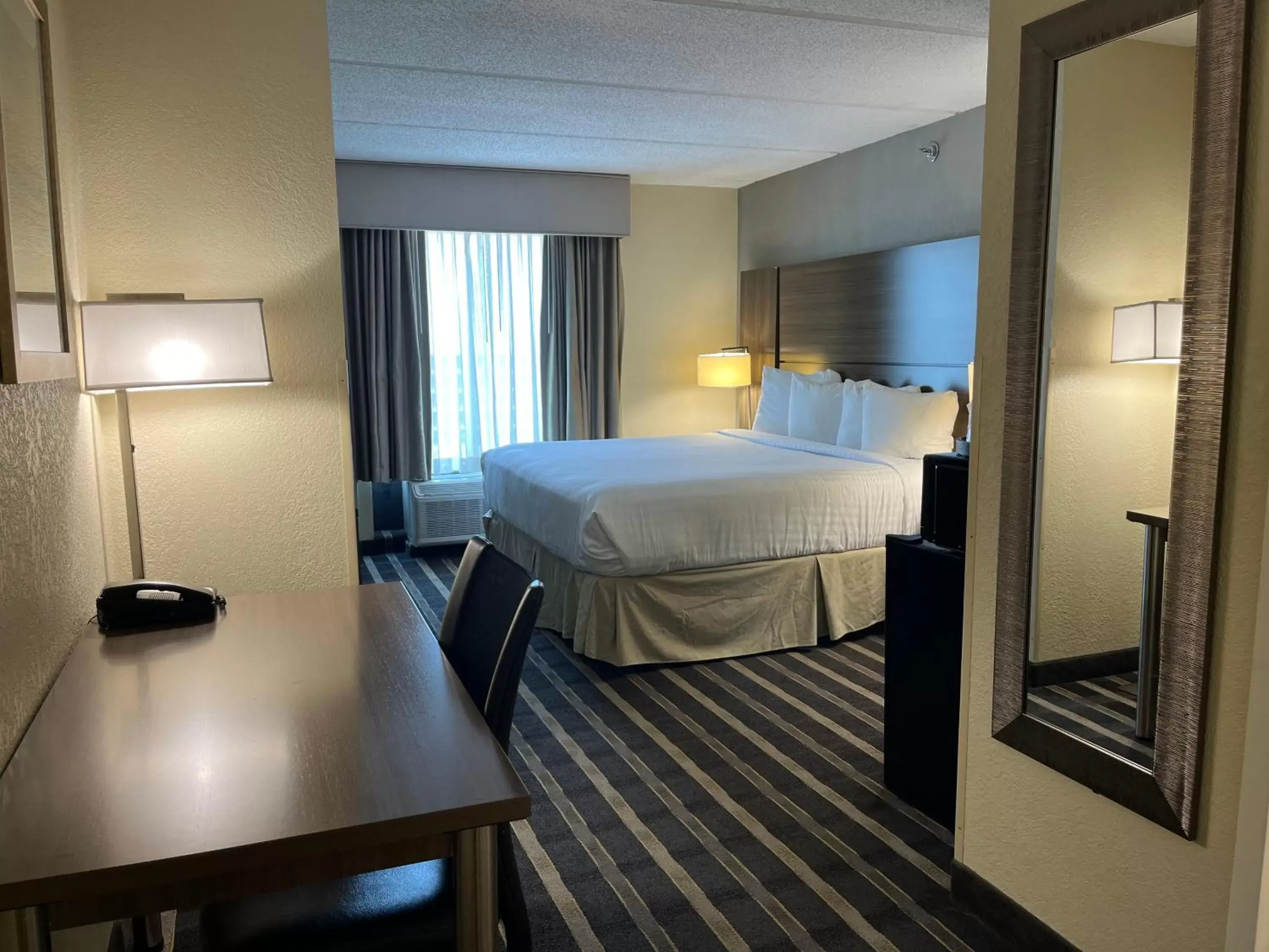 Bedroom, Bed in Sky Point Hotel & Suites - Atlanta Airport