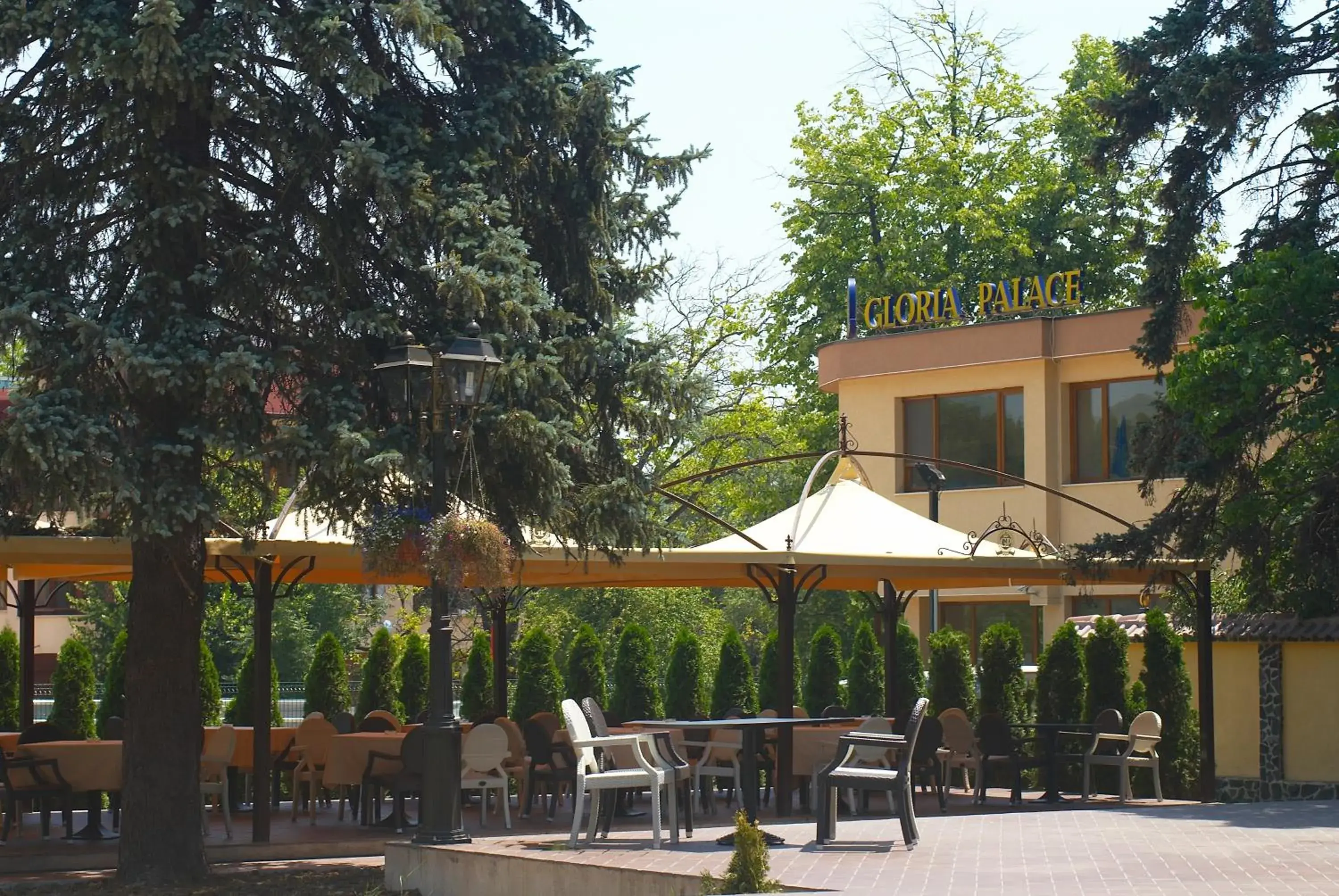 Garden, Property Building in Hotel Gloria Palace Diplomat