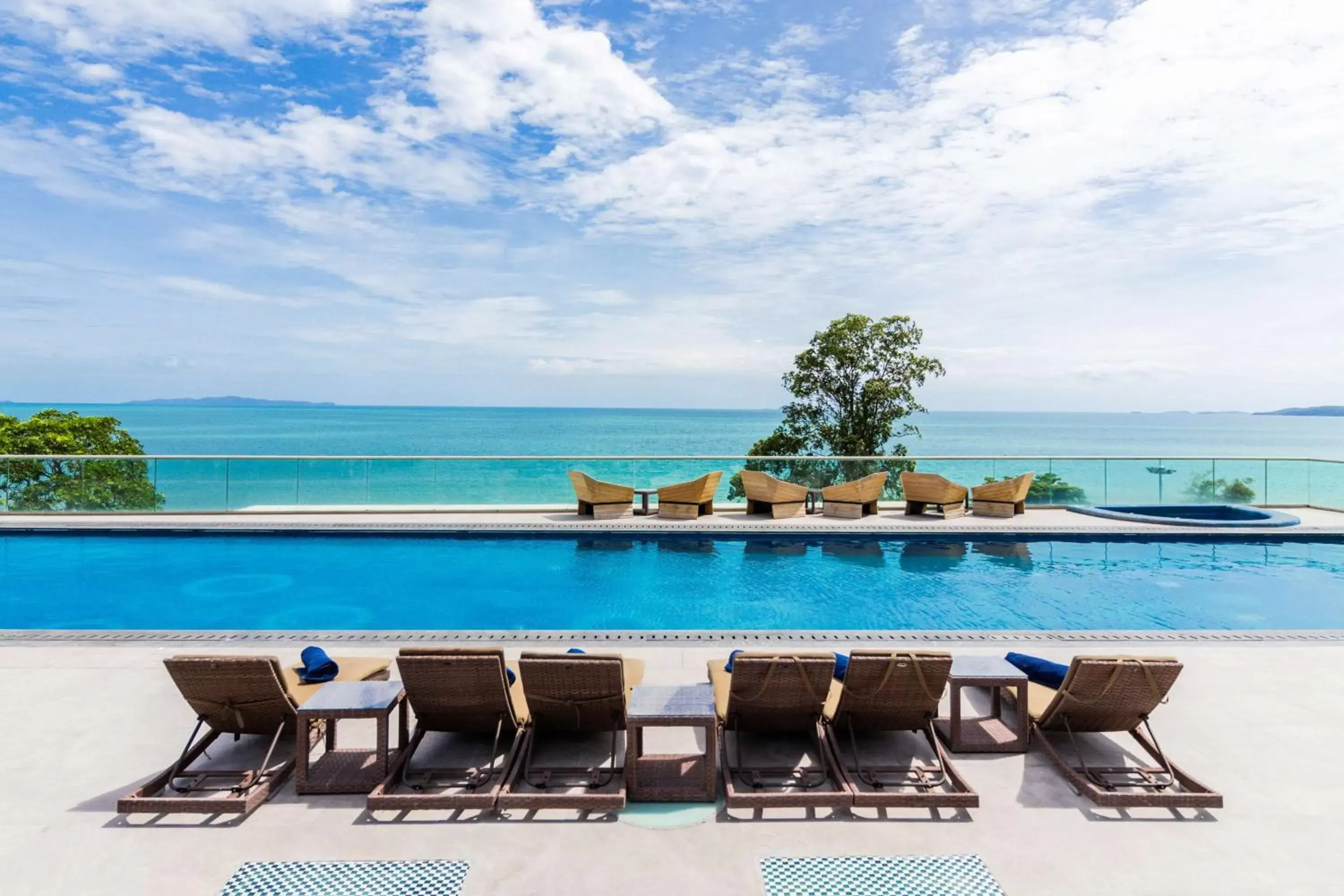 Pool view, Swimming Pool in The Sanctuary Resort Pattaya, BW Signature Collection