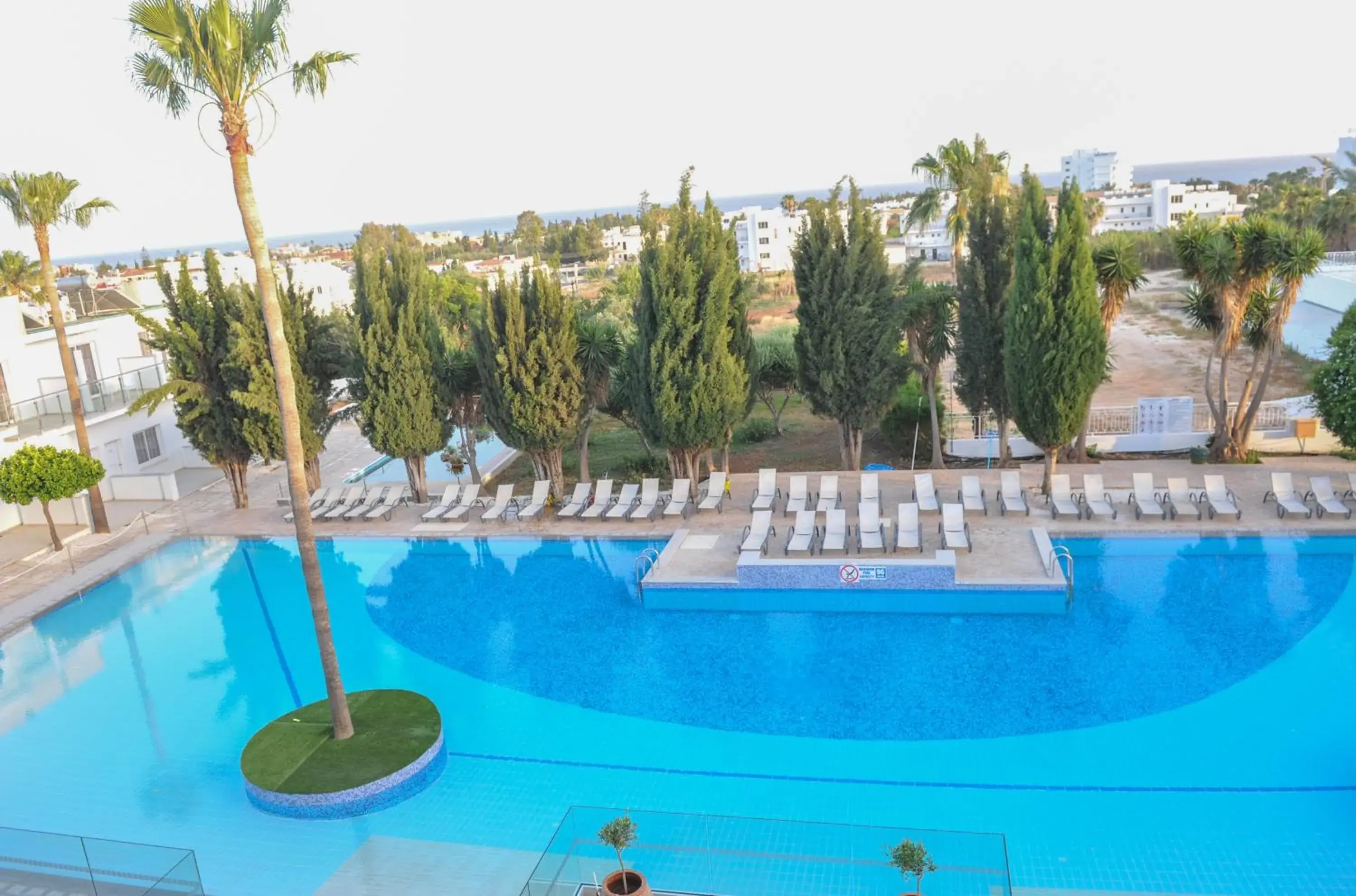 Swimming pool, Pool View in Fedrania Gardens Hotel