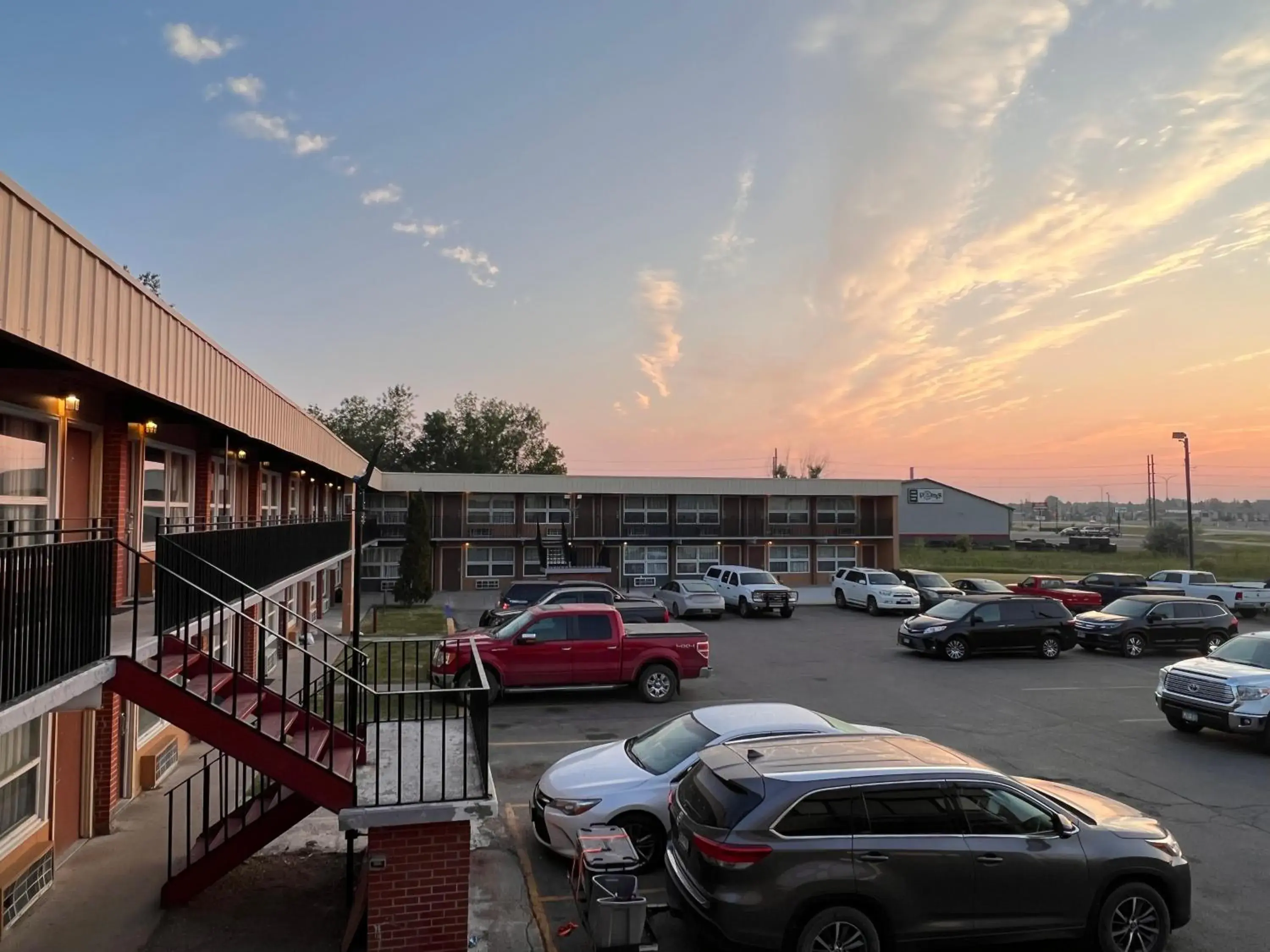 Property building in Devils Lake Inn