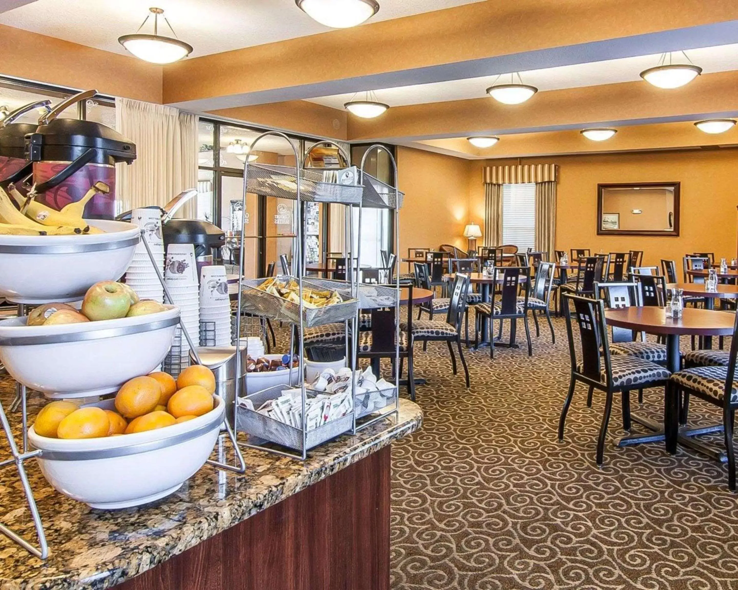 Restaurant/Places to Eat in Comfort Suites Redmond Airport