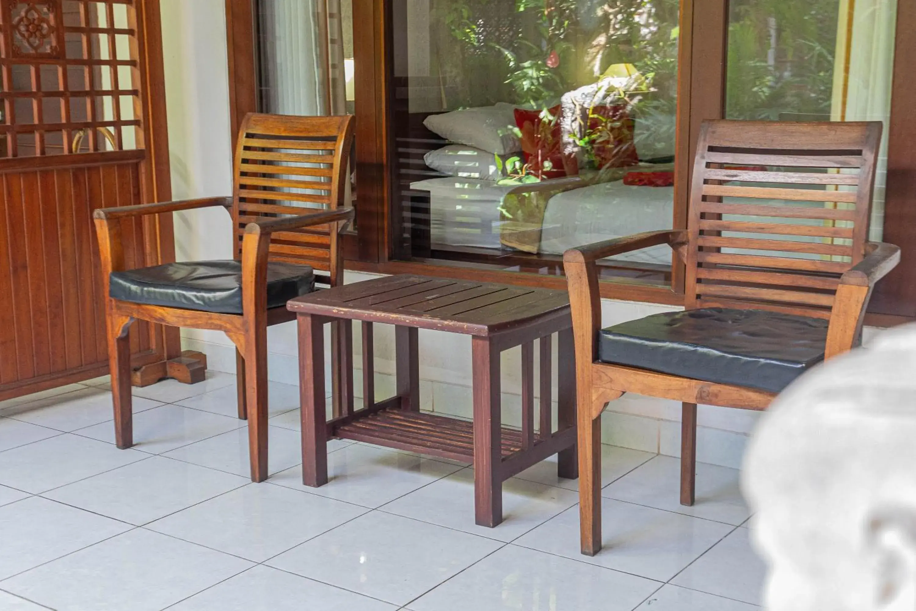 Seating Area in OYO 3868 Puri Mango Hotel
