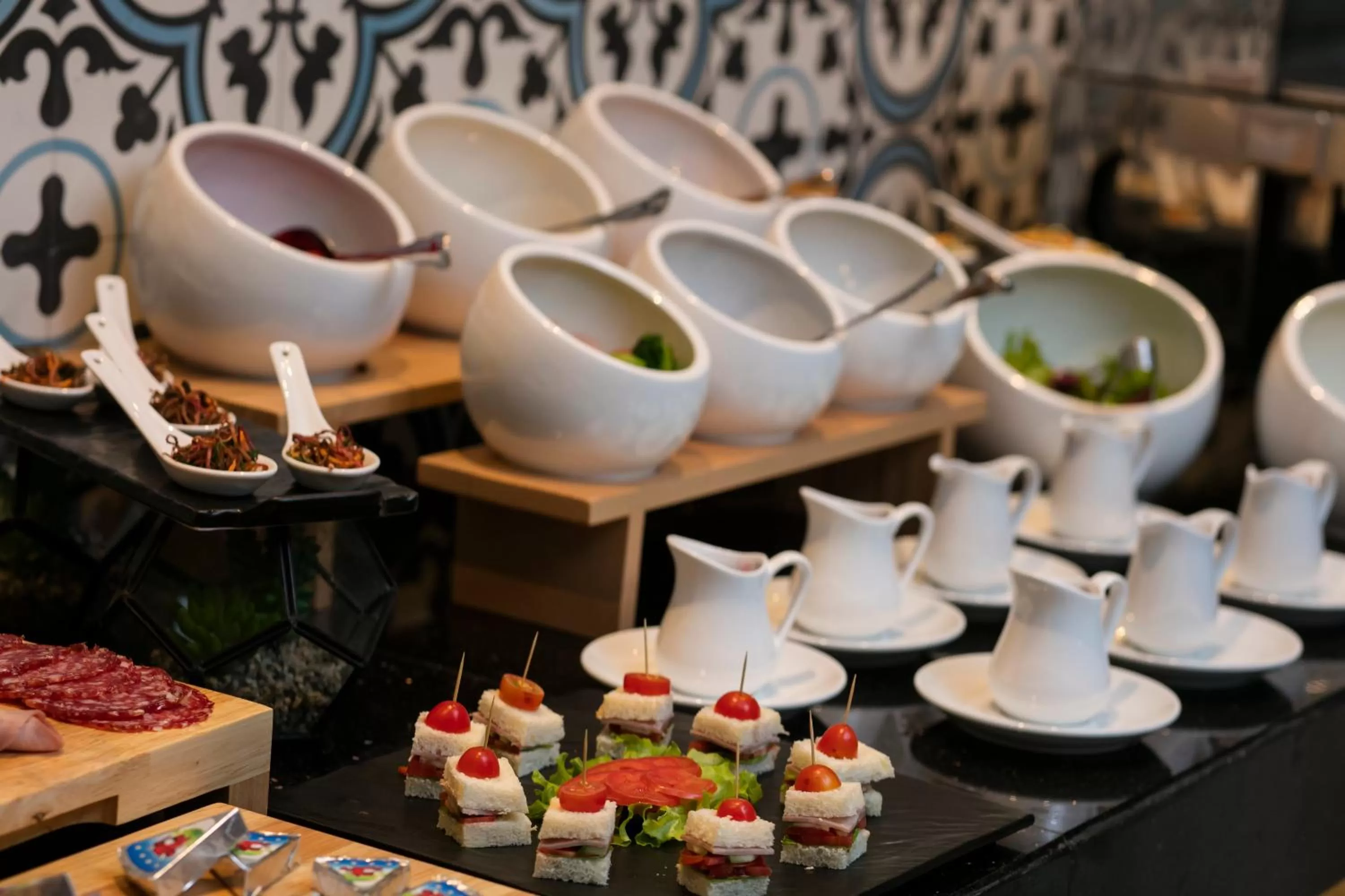 Restaurant/places to eat in Hanoi Allure Hotel