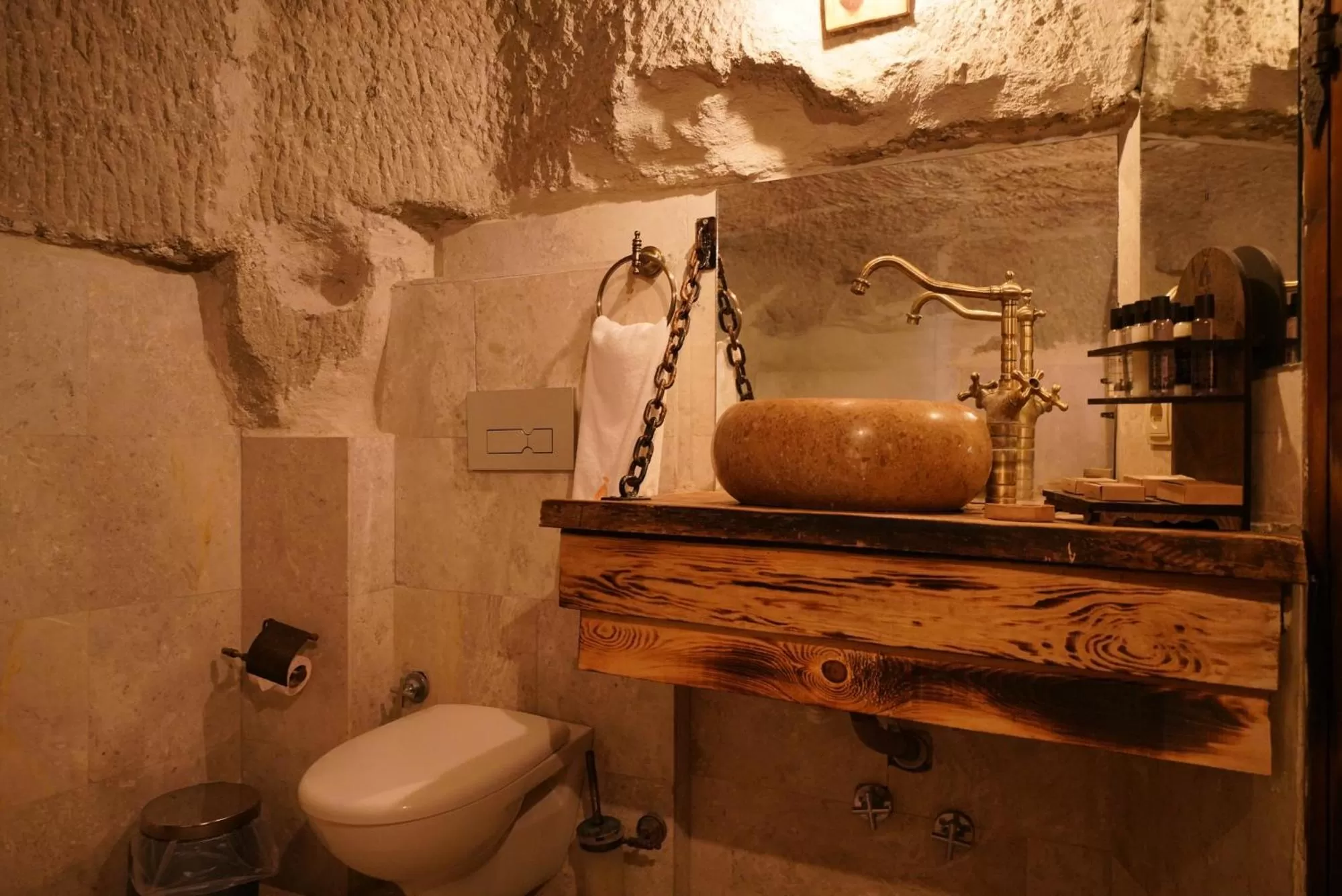 Bathroom in Cappadocia Nar Cave House & Swimming Pool