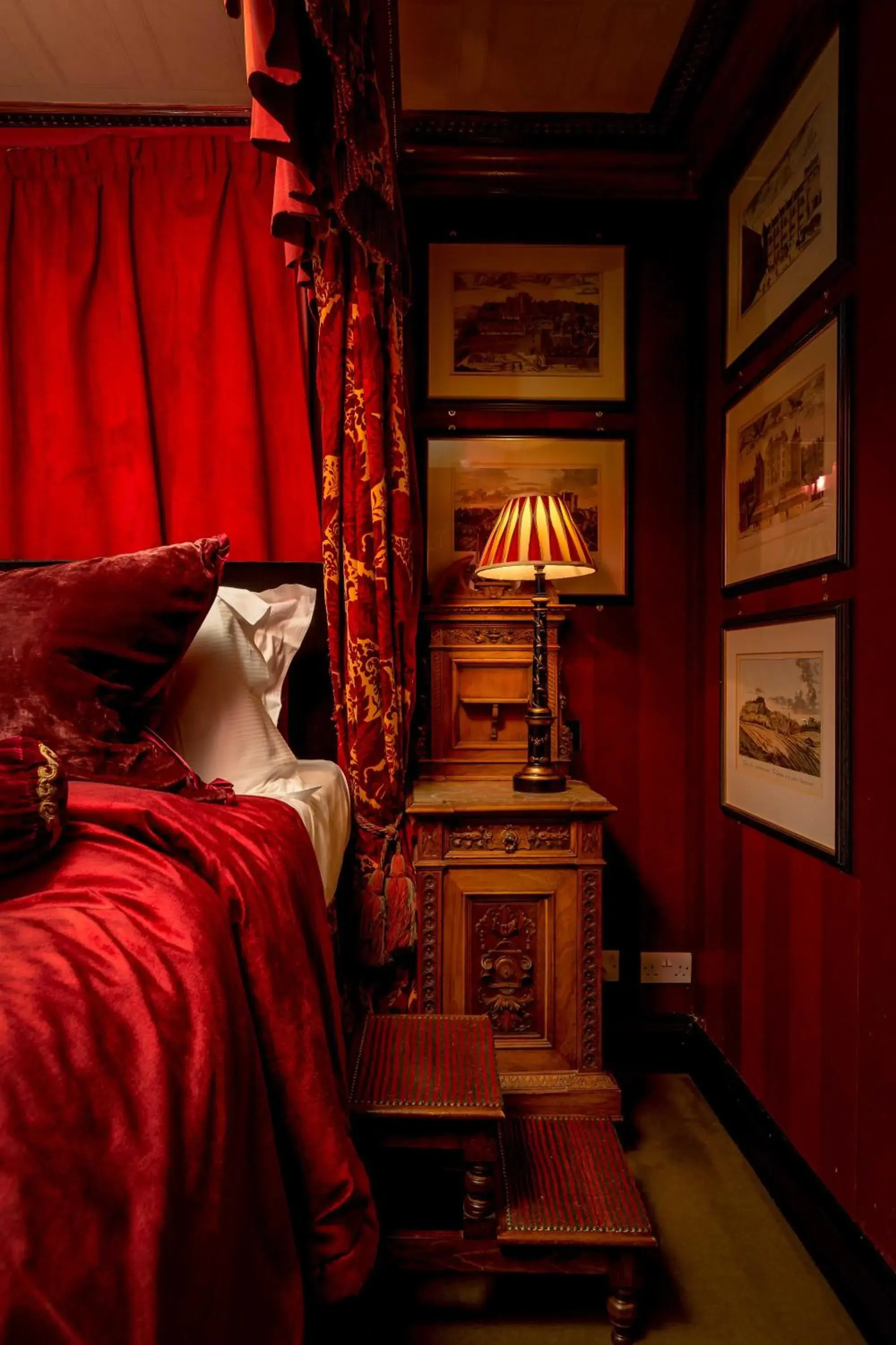 Bed, Seating Area in Prestonfield House