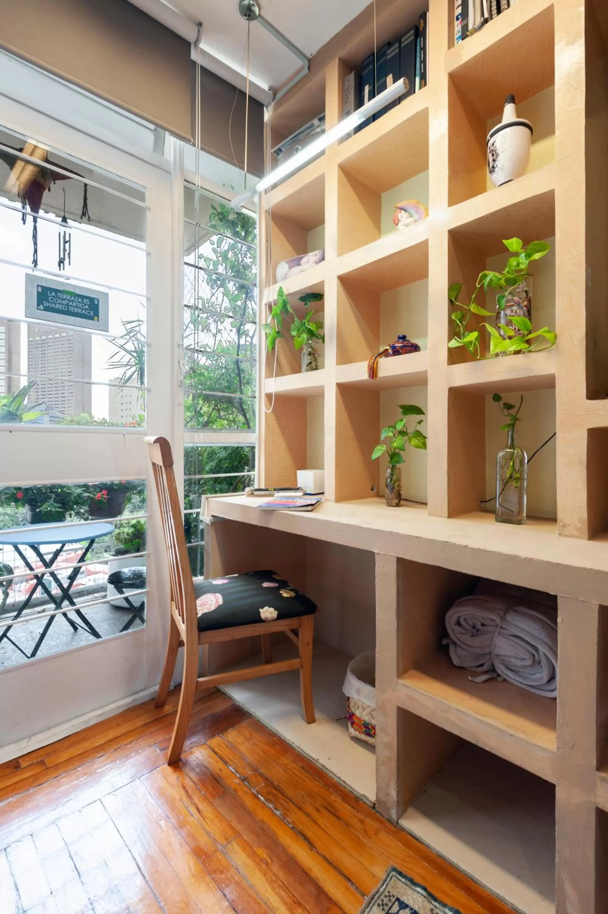 Library in Casa Itzae B&B Polanquito Dog Friendly