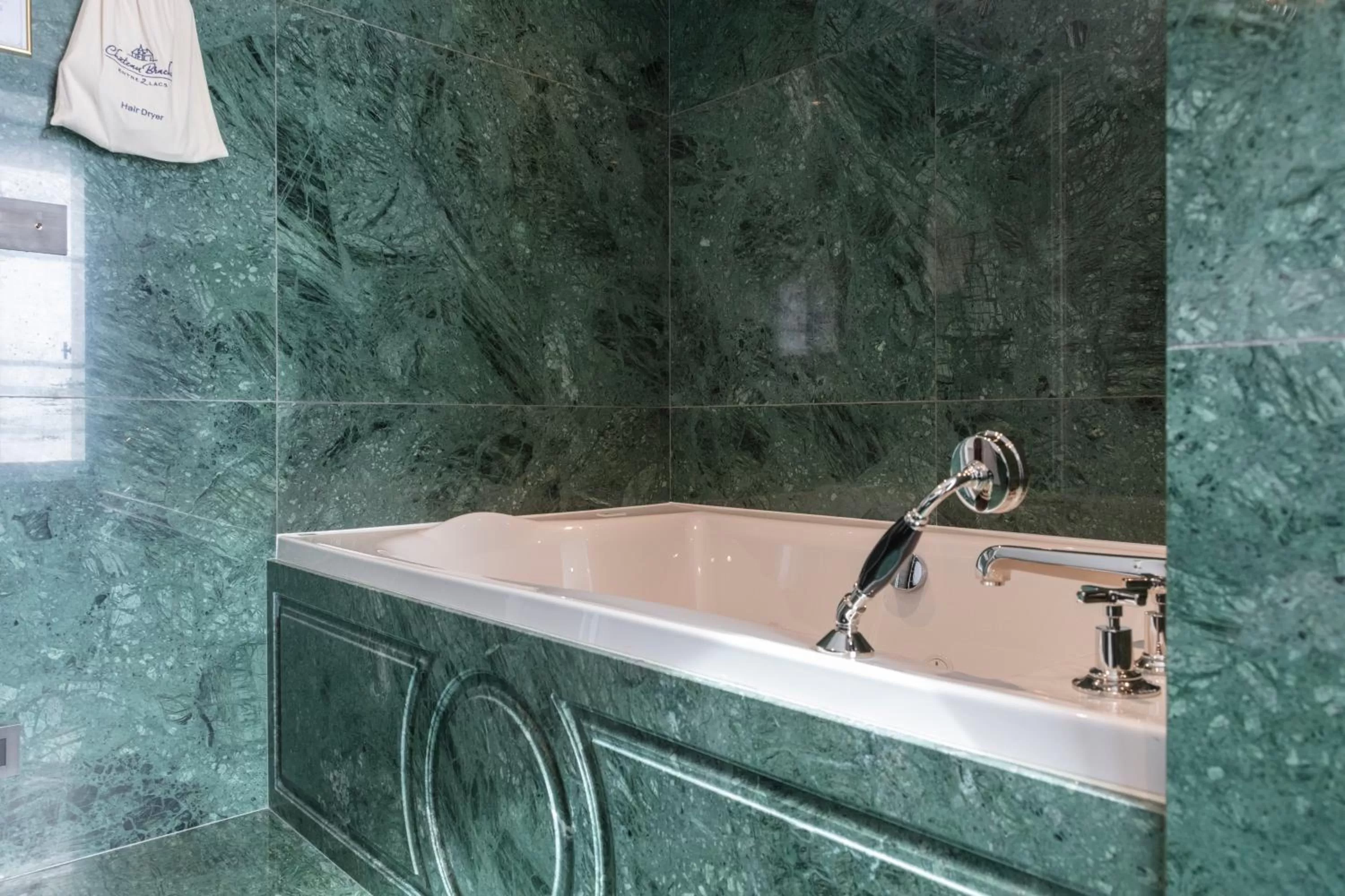 Bathroom in Château Brachet