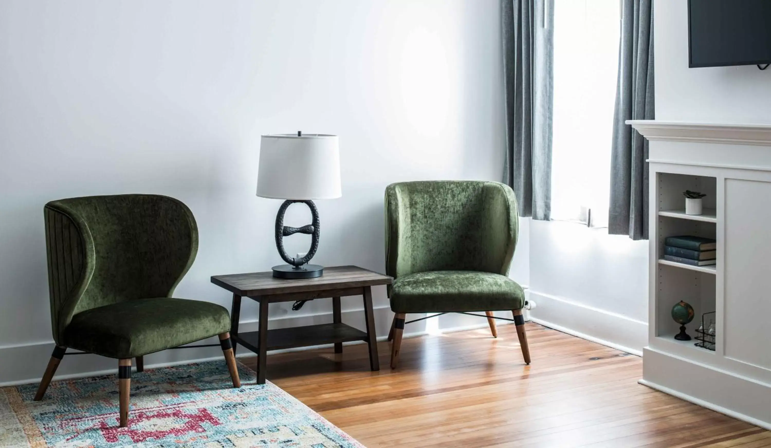 Bedroom, Seating Area in The Armstrong Hotel