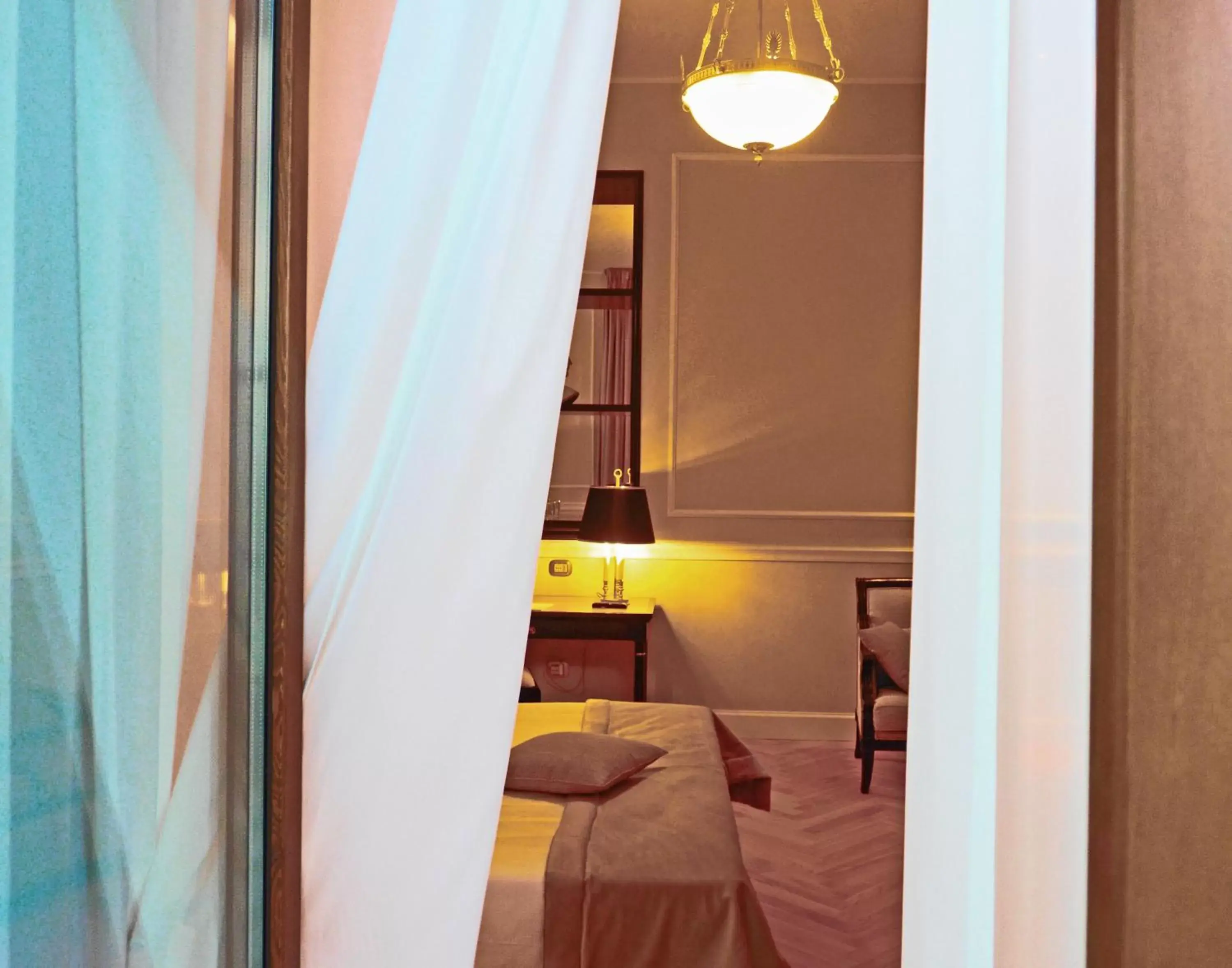Decorative detail, Bed in Grand Hotel Et Des Palmes
